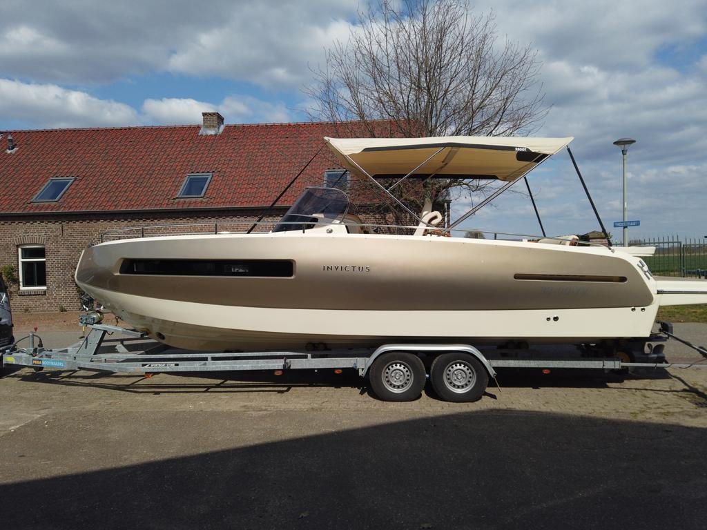 Invictus 280 GT