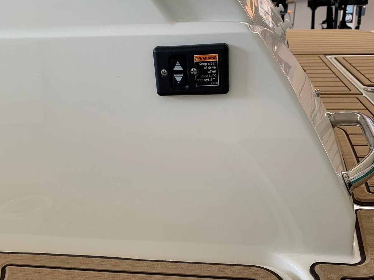 Sea Ray SPX 230