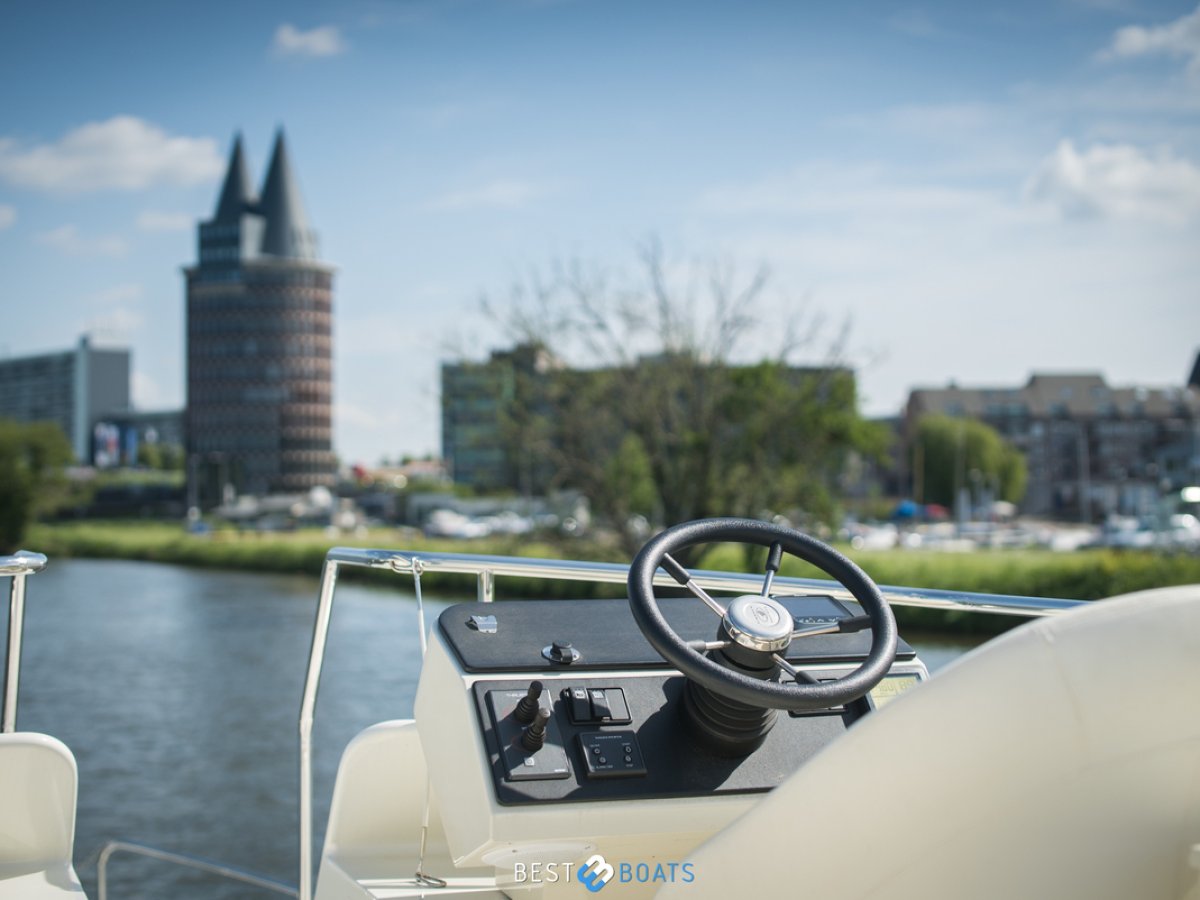 Linssen Classic Sturdy 36 Sedan Deck Bridge