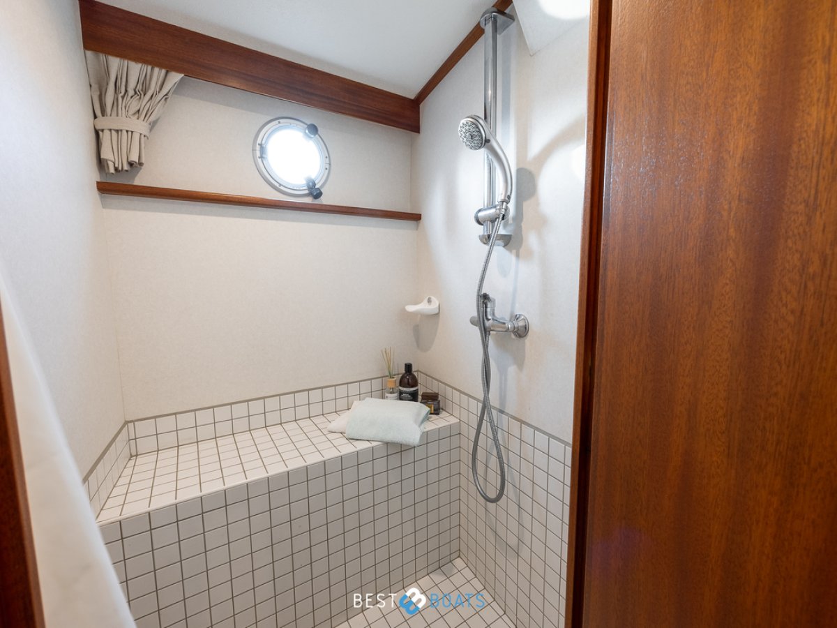 Linssen CLASSIC STURDY 400 AC