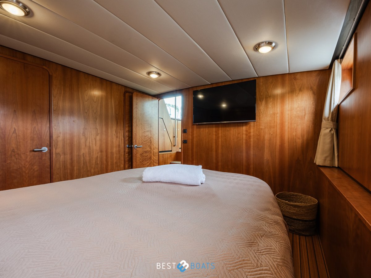 Linssen  Grand Sturdy 45.9 AC Twin