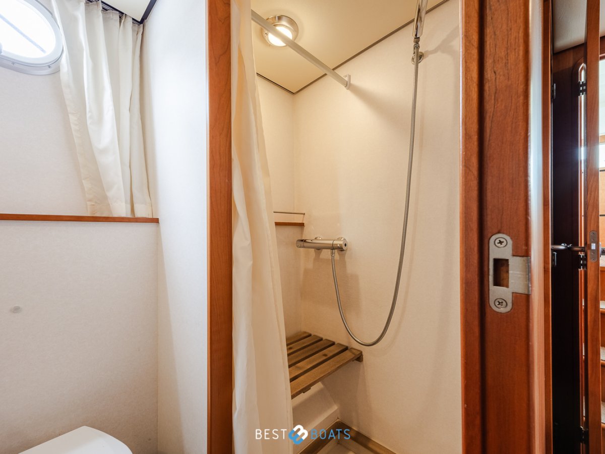 Linssen  Grand Sturdy 45.9 AC Twin