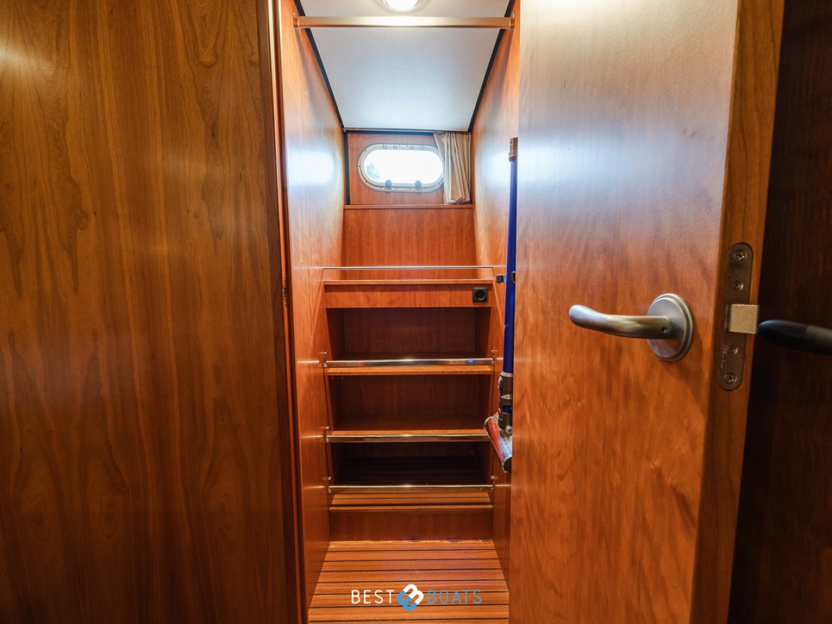 Linssen  Grand Sturdy 45.9 AC Twin
