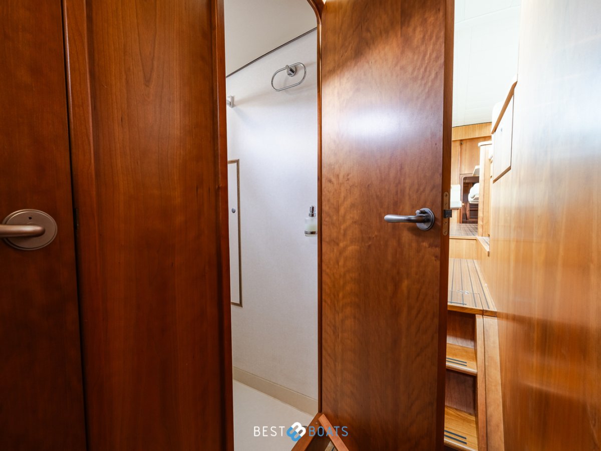 Linssen  Grand Sturdy 45.9 AC Twin