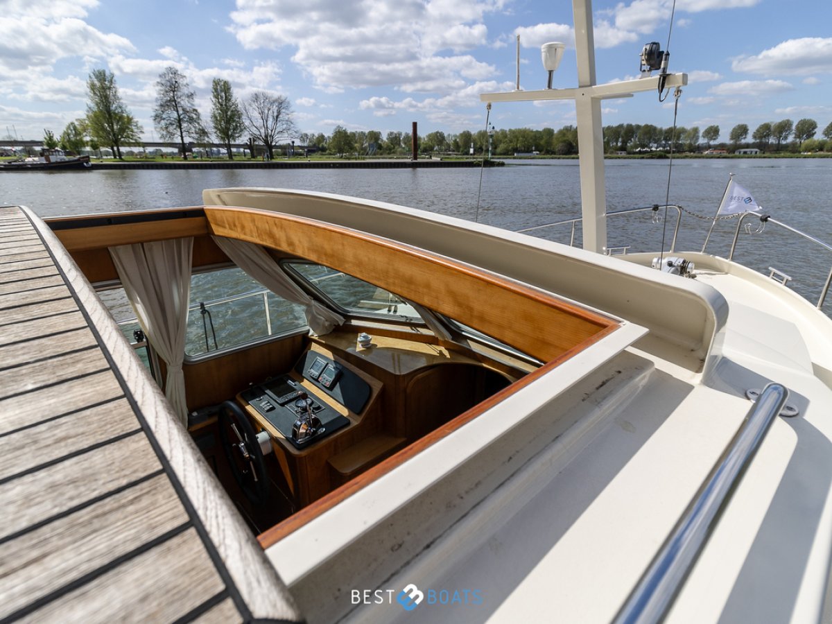 Linssen  Grand Sturdy 29.9 Sedan