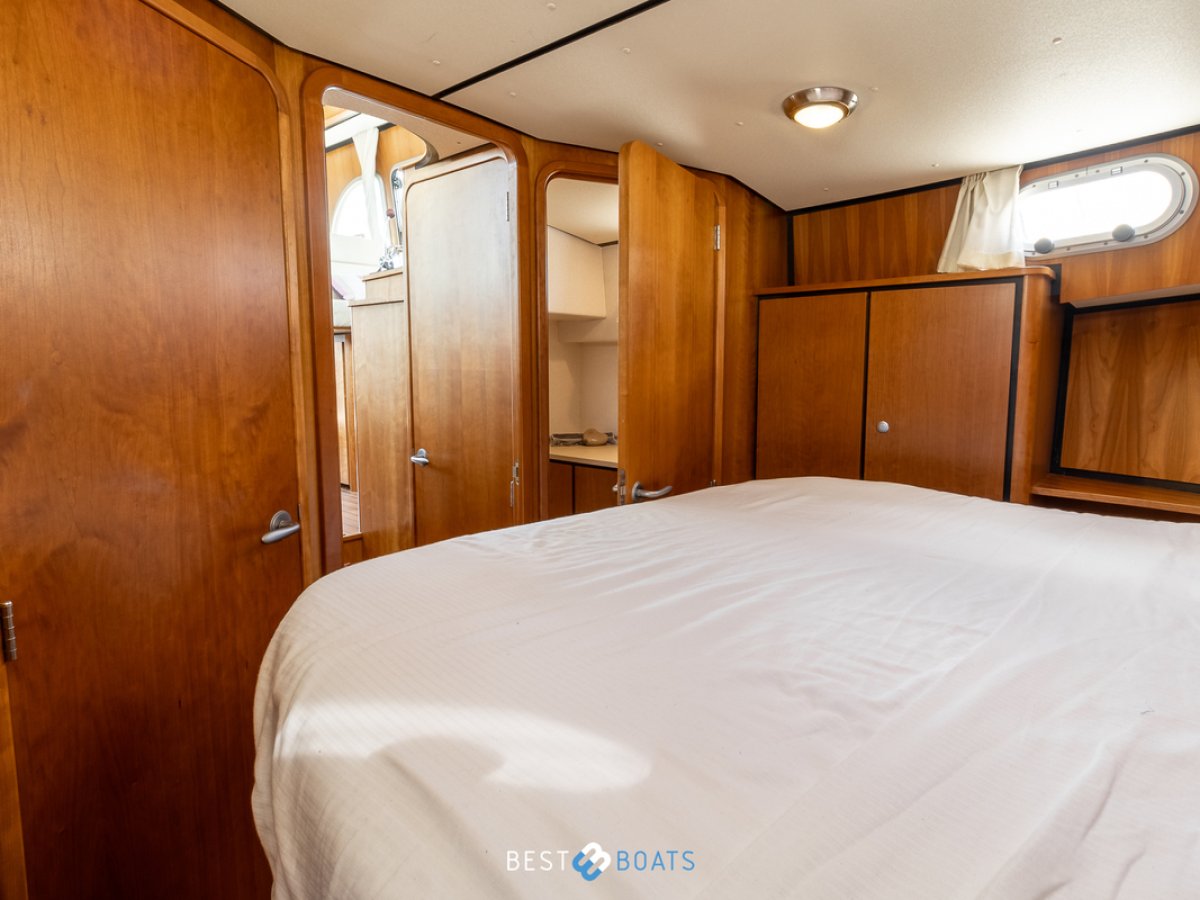 Linssen  Grand Sturdy 29.9 Sedan