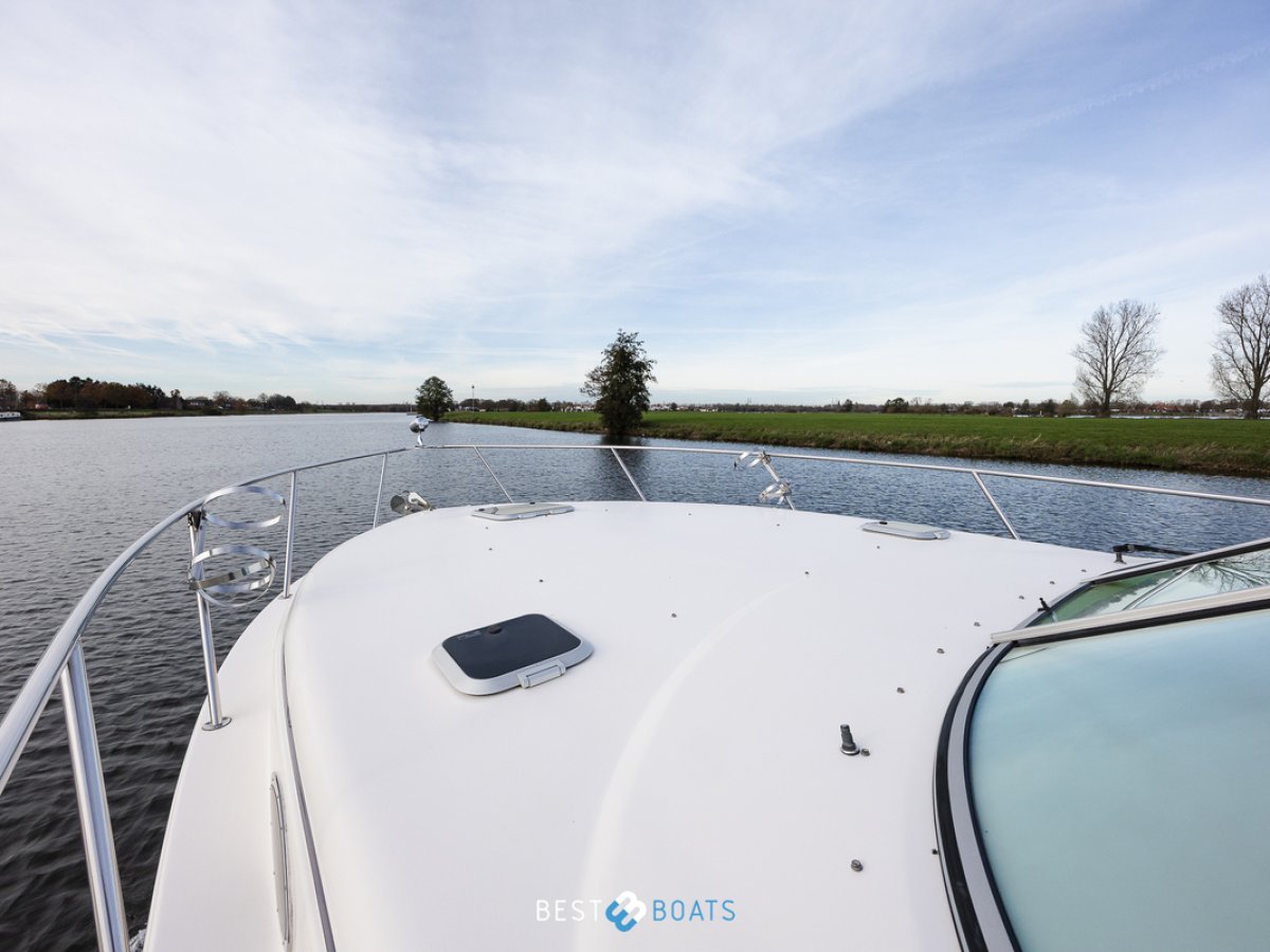 Rinker 342 Fiesta Vee
