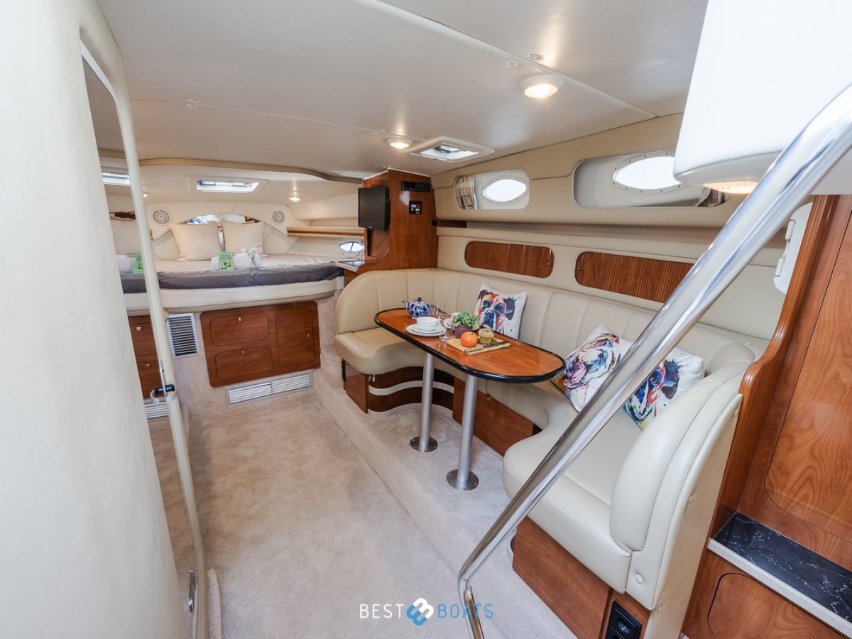 Rinker 342 Fiesta Vee