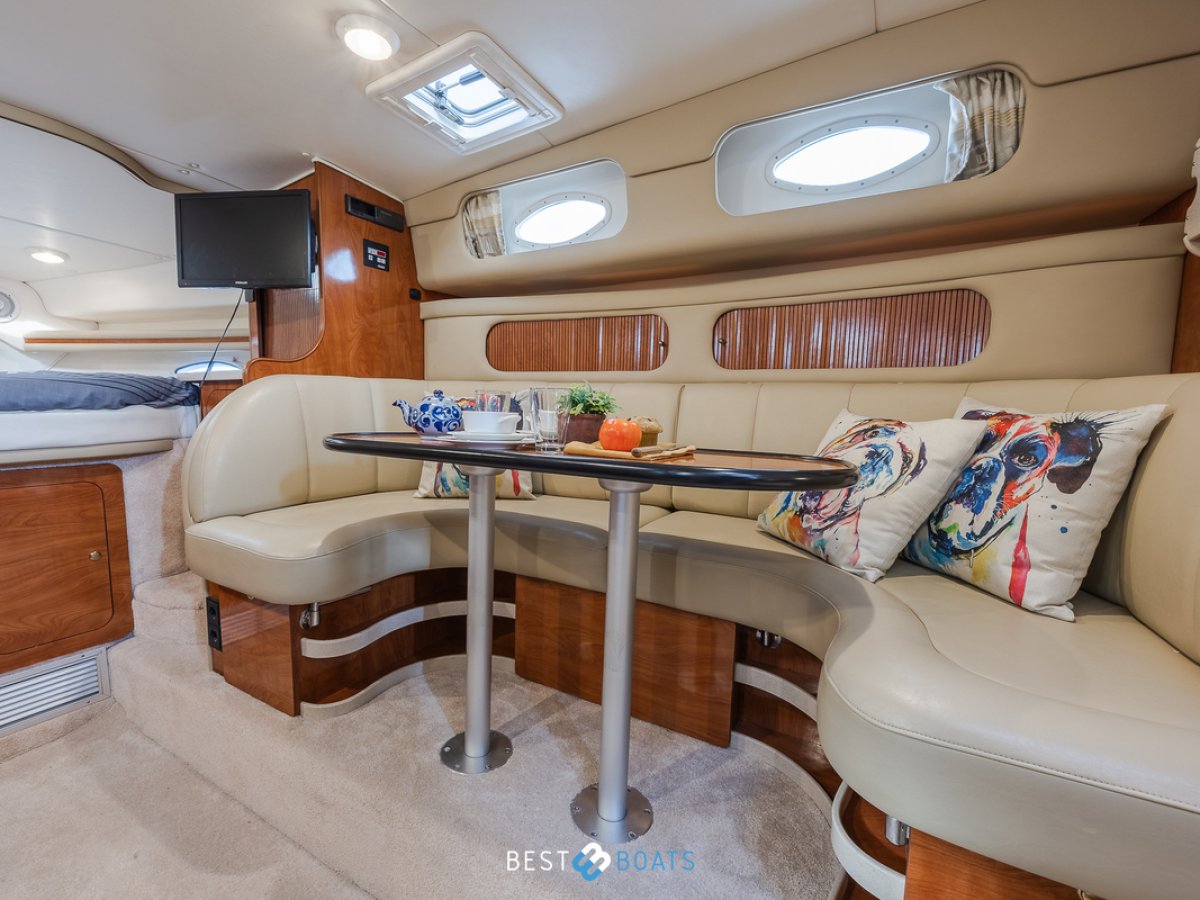 Rinker 342 Fiesta Vee