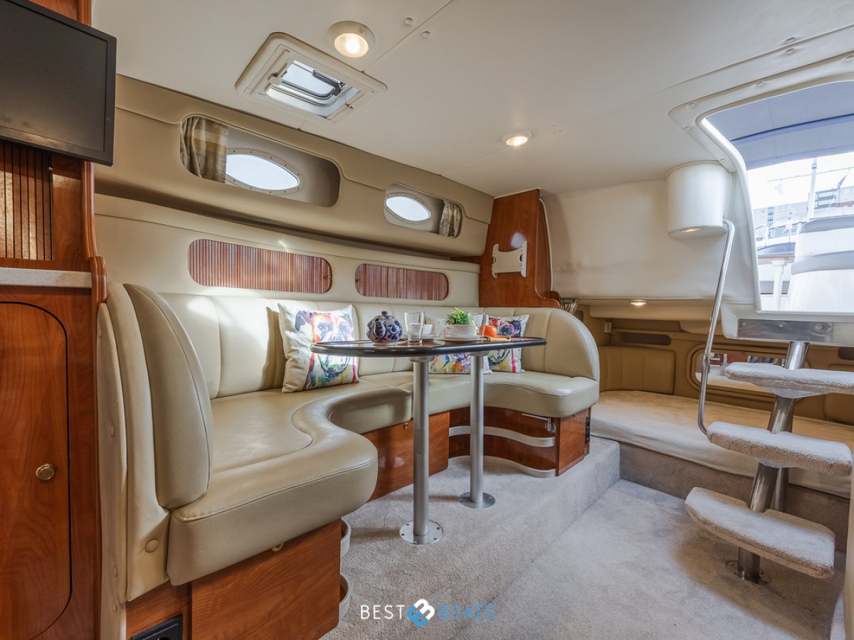 Rinker 342 Fiesta Vee
