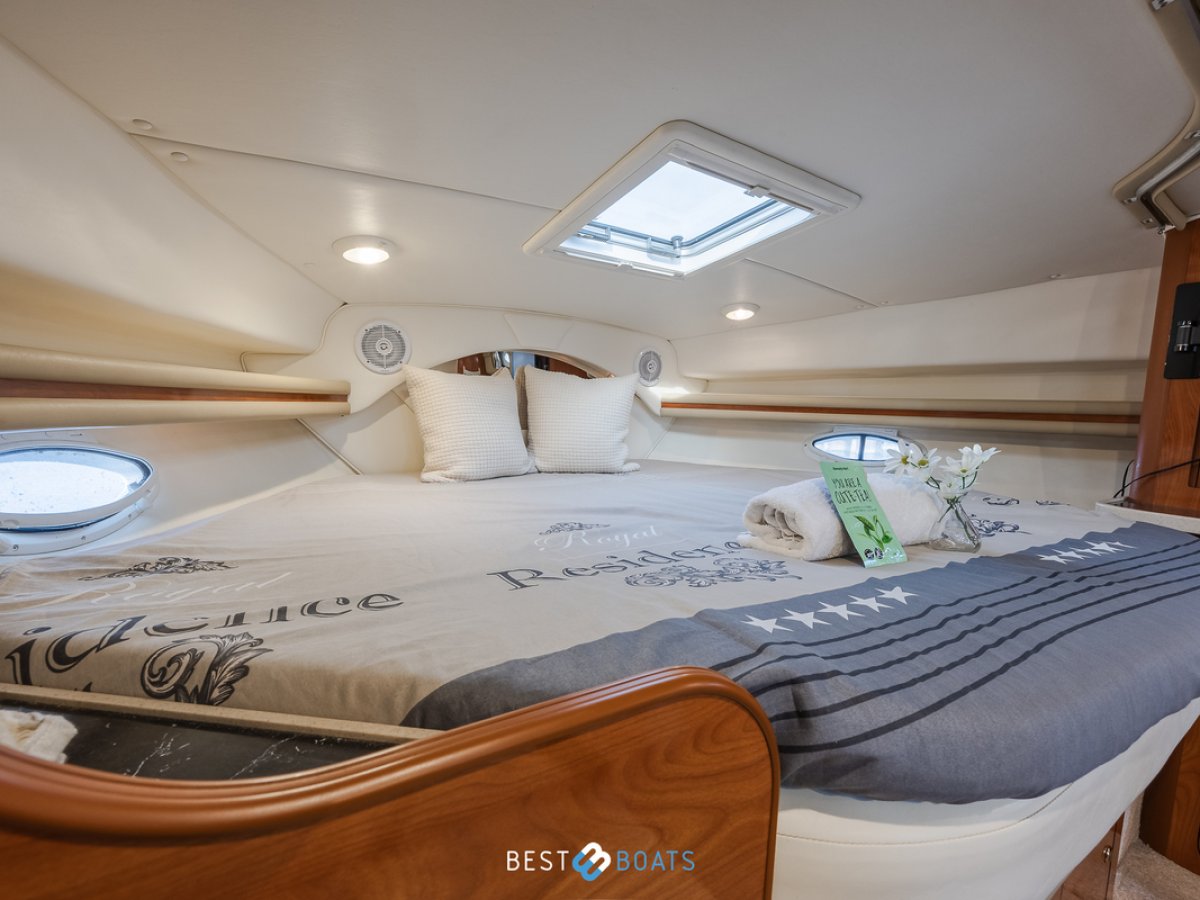 Rinker 342 Fiesta Vee