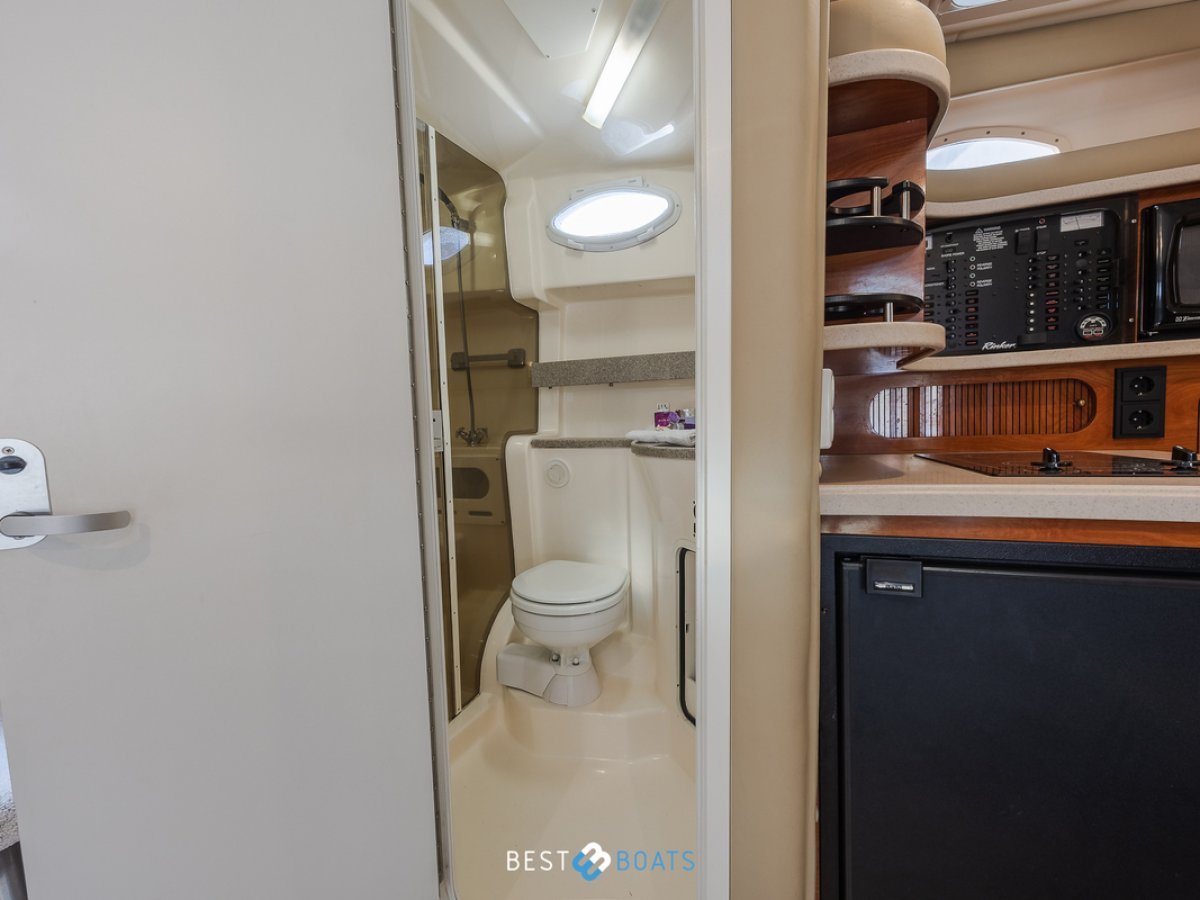 Rinker 342 Fiesta Vee