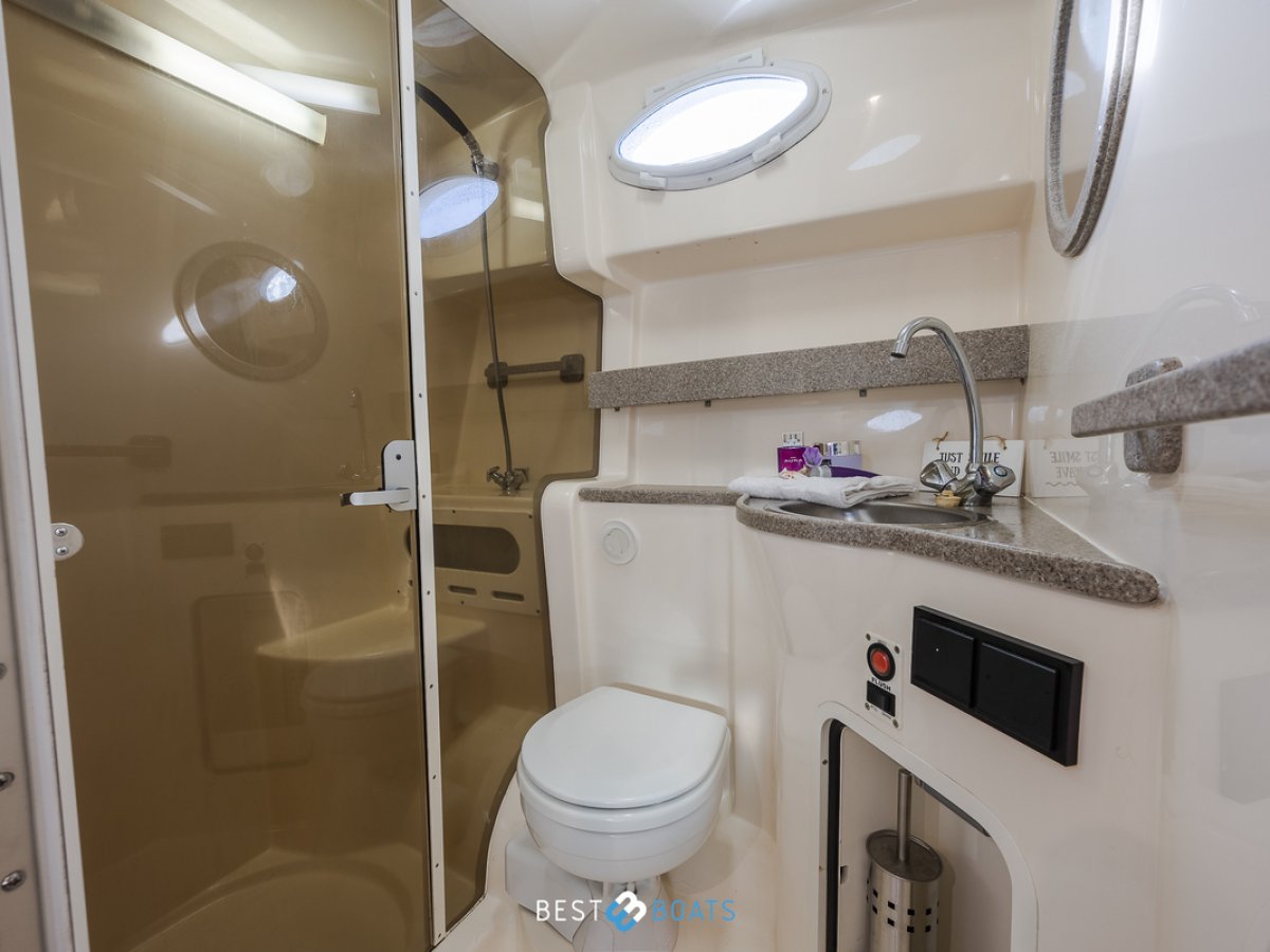 Rinker 342 Fiesta Vee