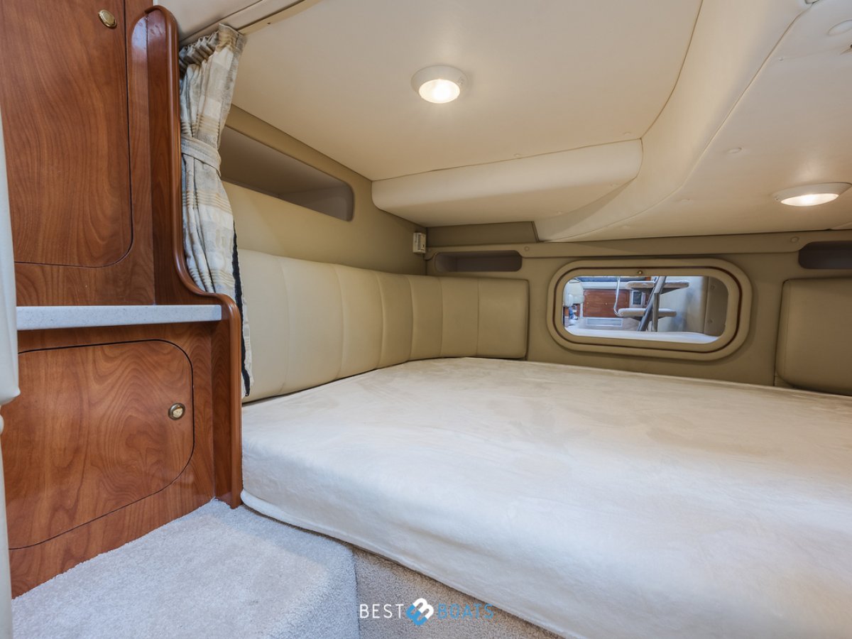 Rinker 342 Fiesta Vee