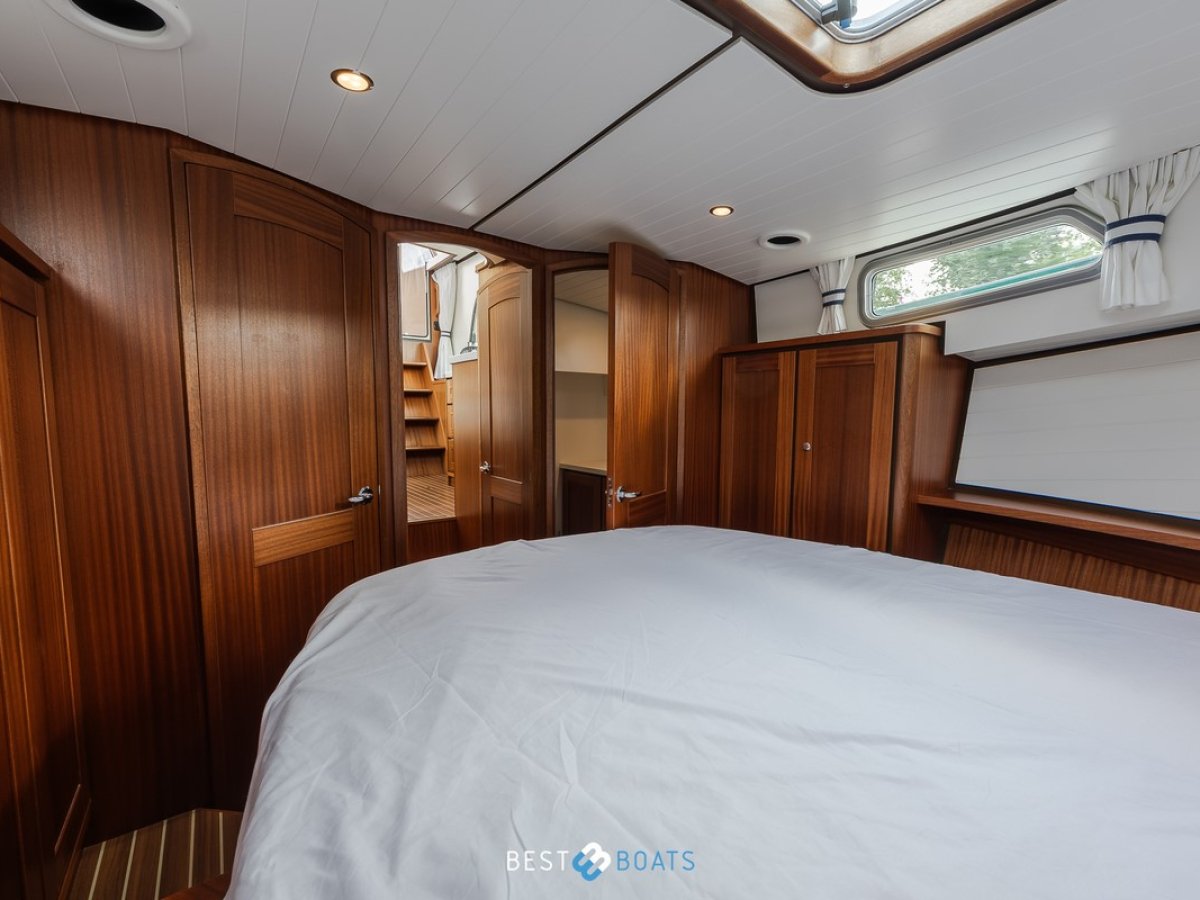 Linssen Classic Sturdy 32 AC - UNDER OFFER
