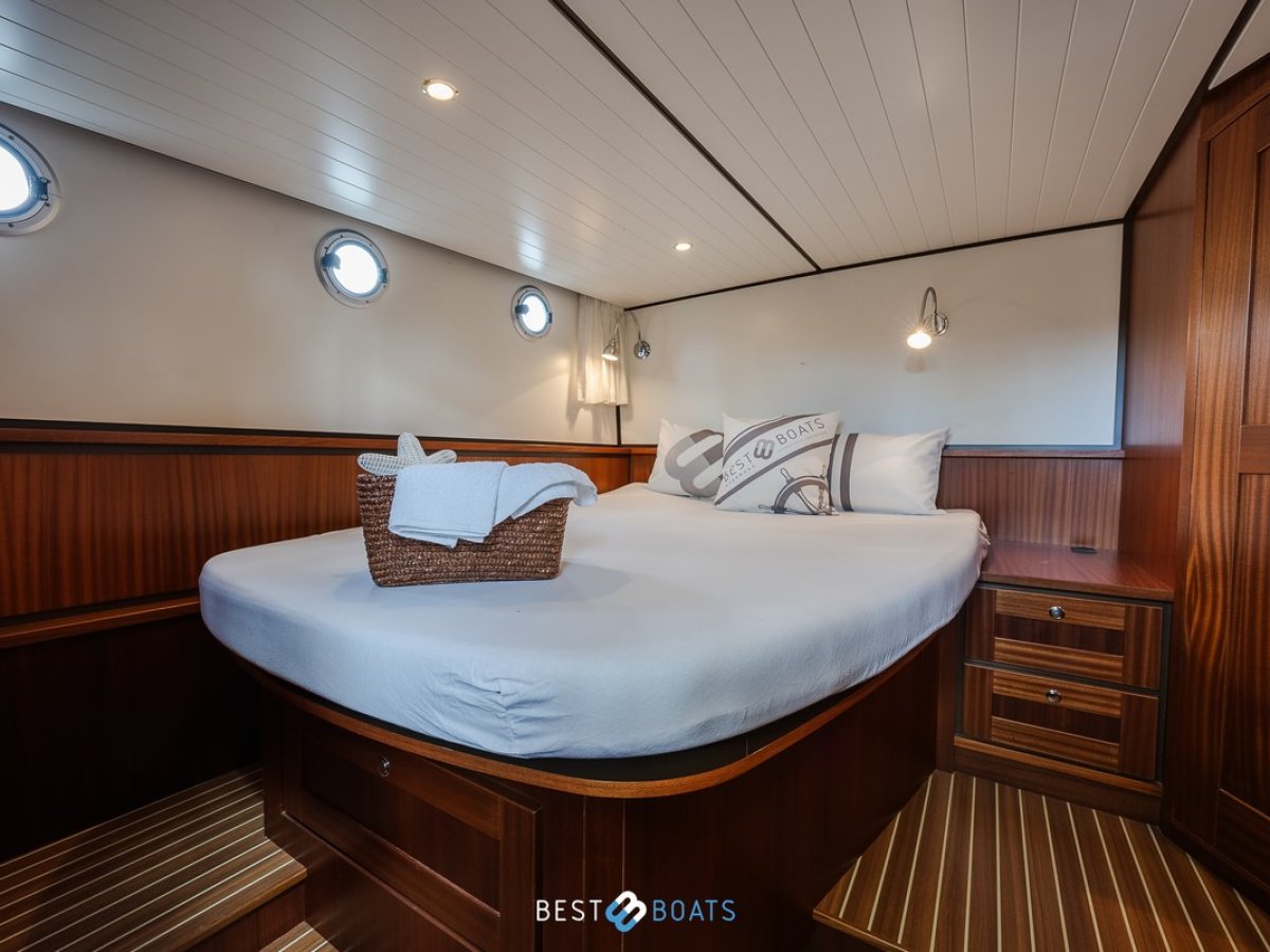 Linssen Classic Sturdy 32 AC - UNDER OFFER