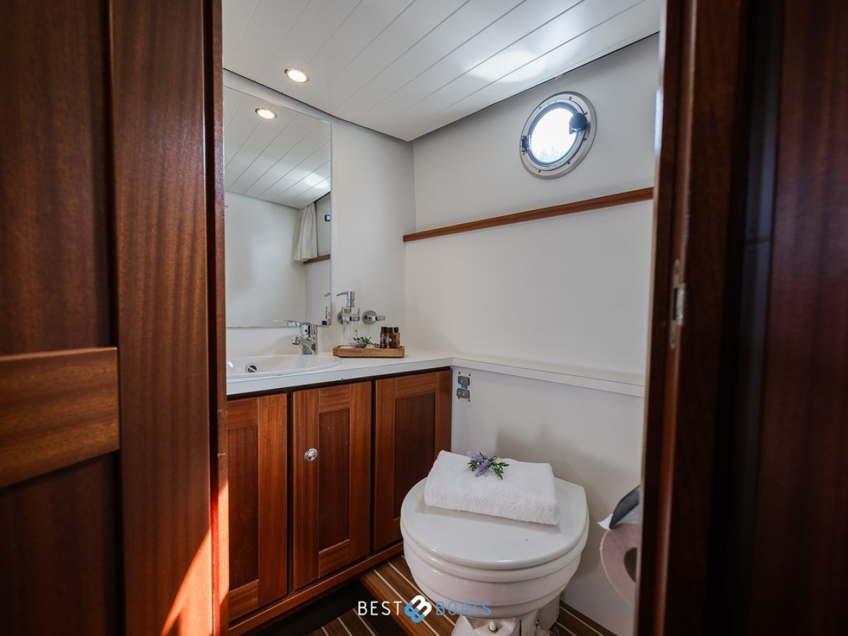 Linssen Classic Sturdy 32 AC - UNDER OFFER