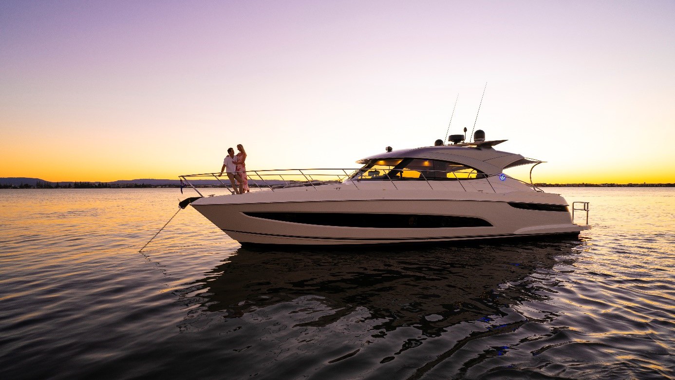 Treffen Sie die erstklassige Luxusyachtmarke Riviera Yachts