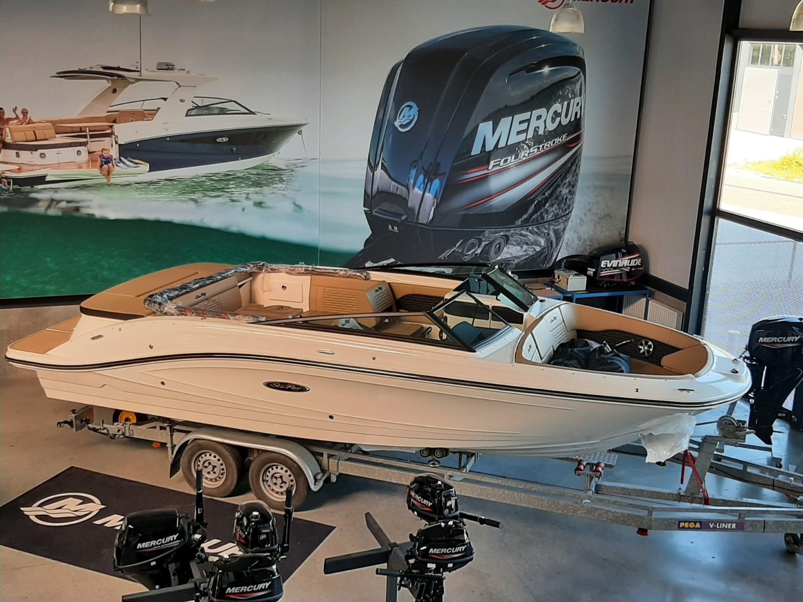 Sea Ray SPX 230