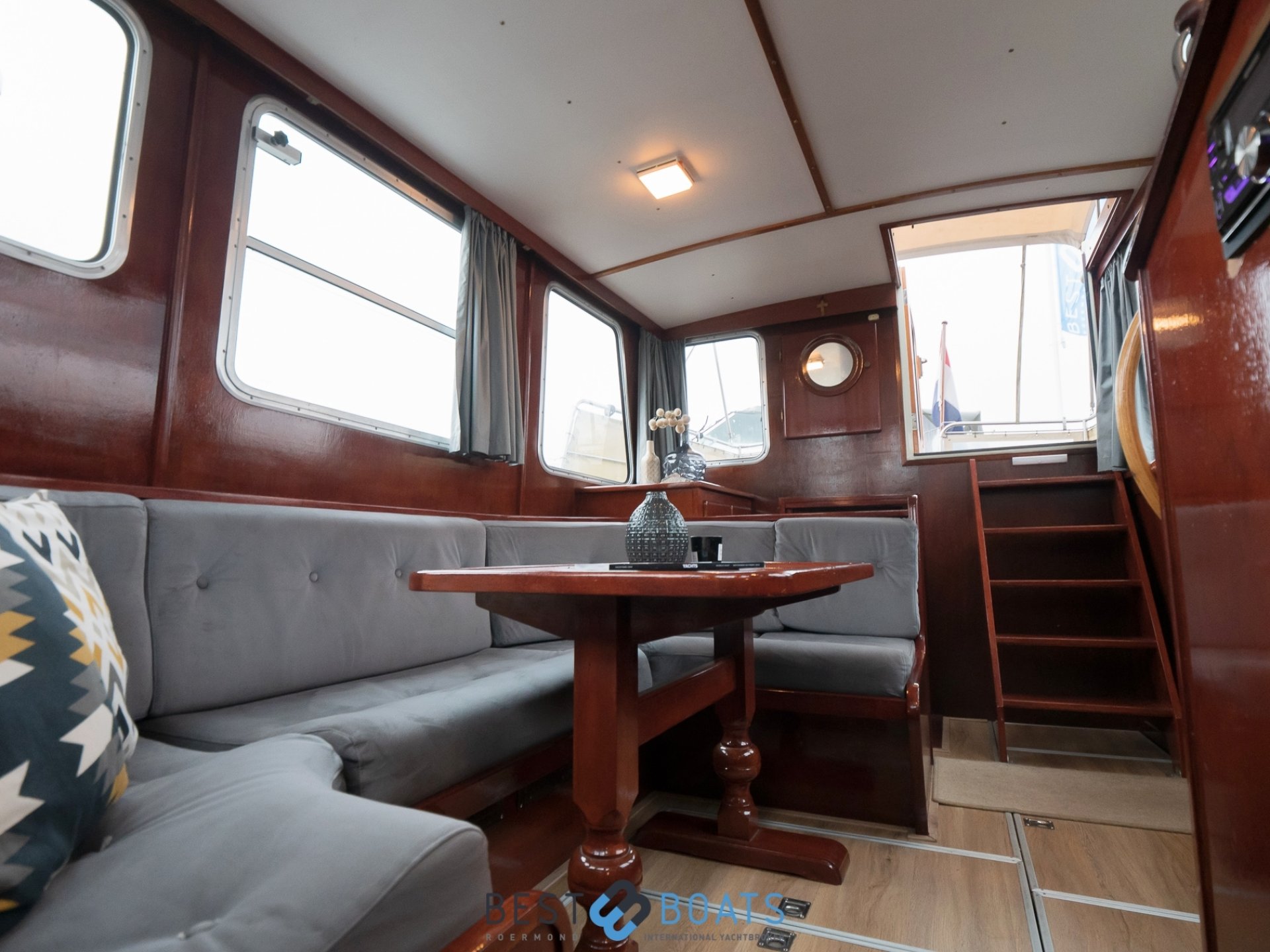 Linssen St. Jozef 1050 Salon AK