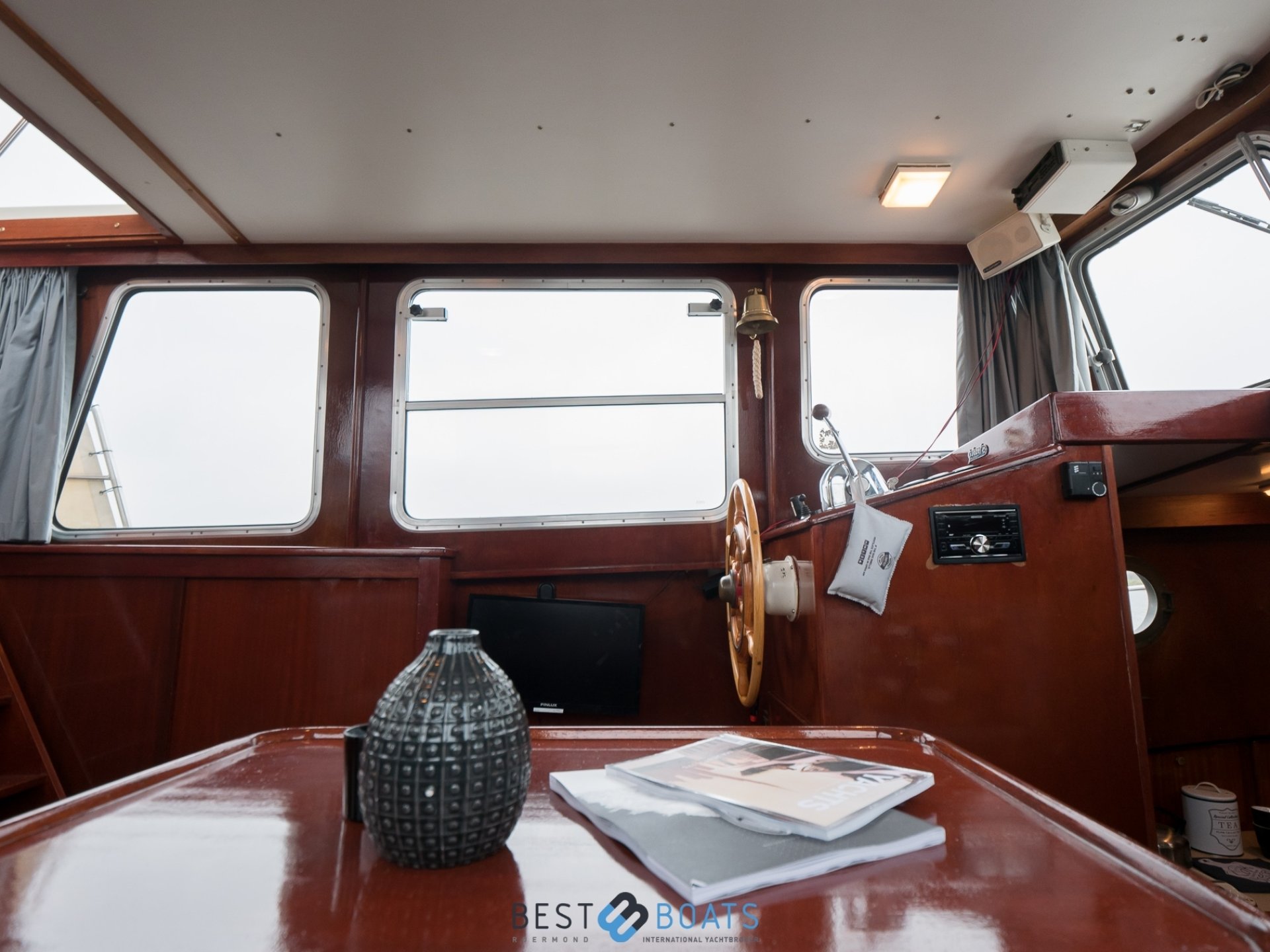 Linssen St. Jozef 1050 Salon AK