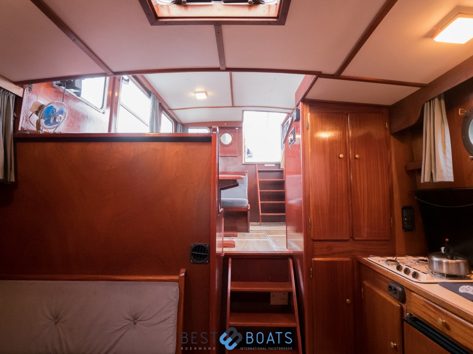 Linssen St. Jozef 1050 Salon AK