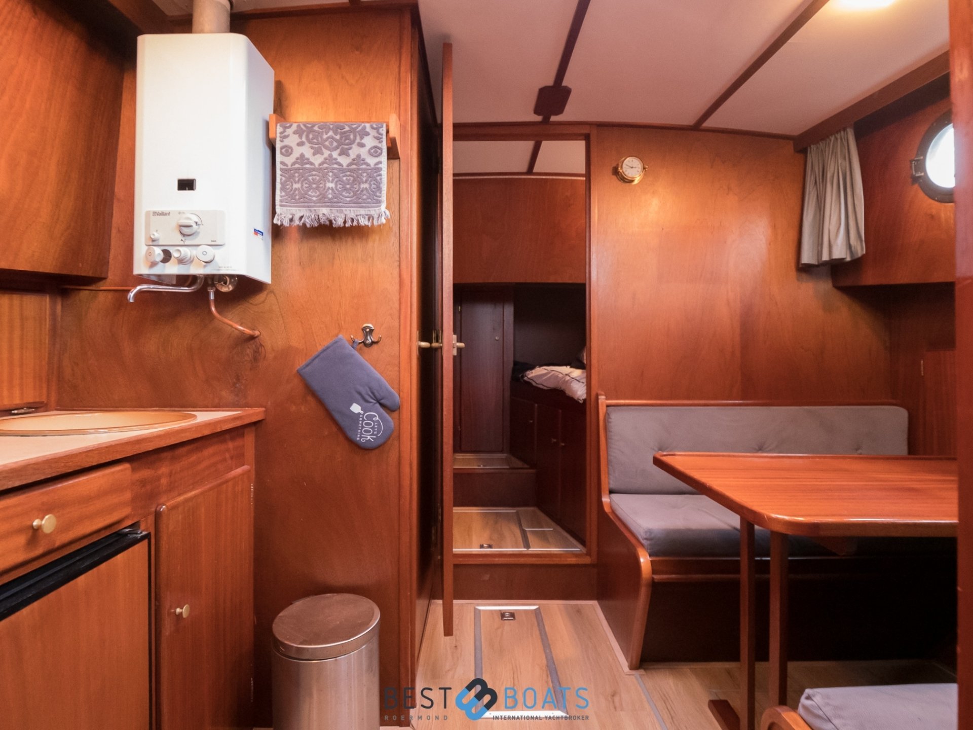 Linssen St. Jozef 1050 Salon AK