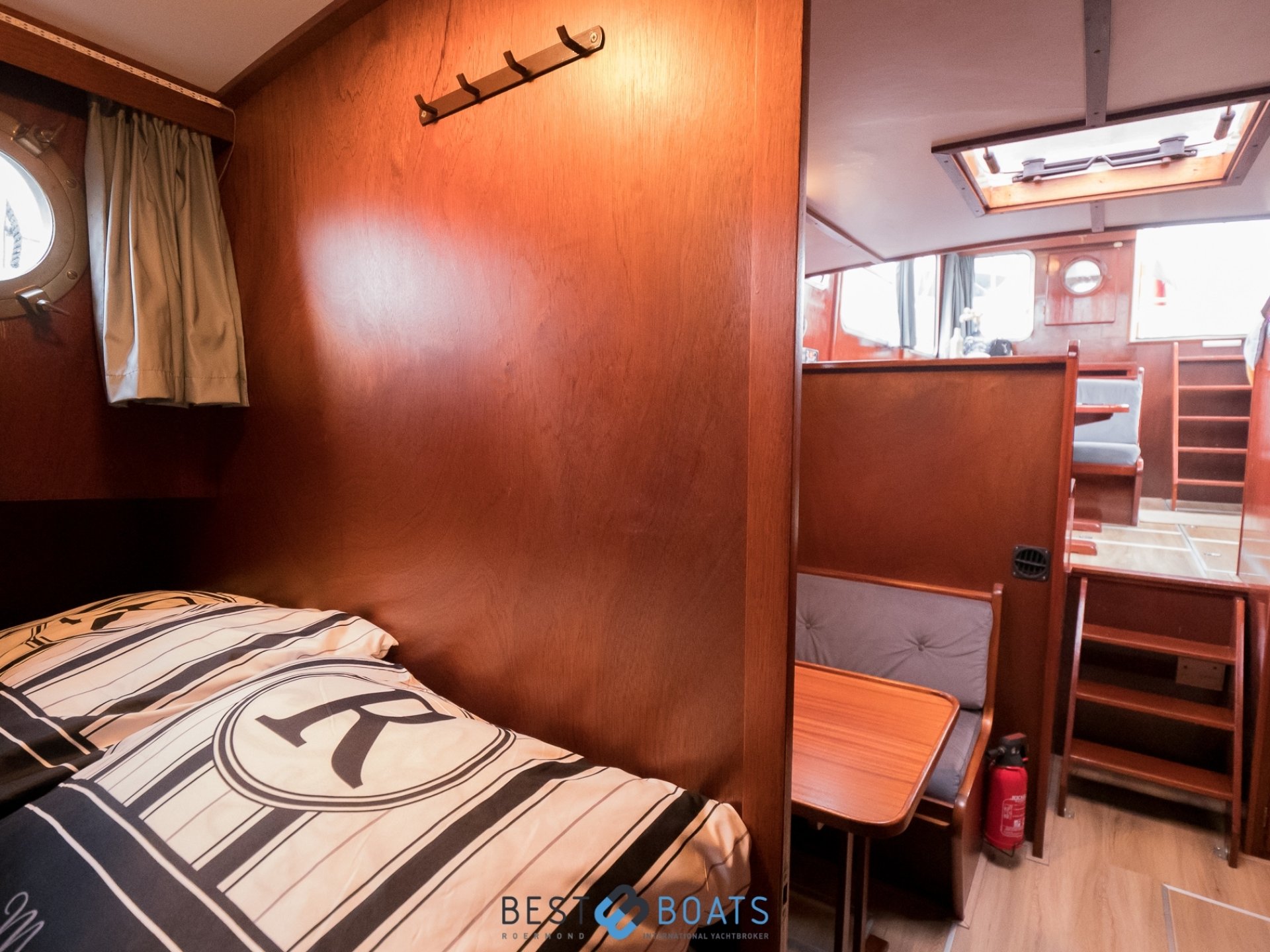 Linssen St. Jozef 1050 Salon AK