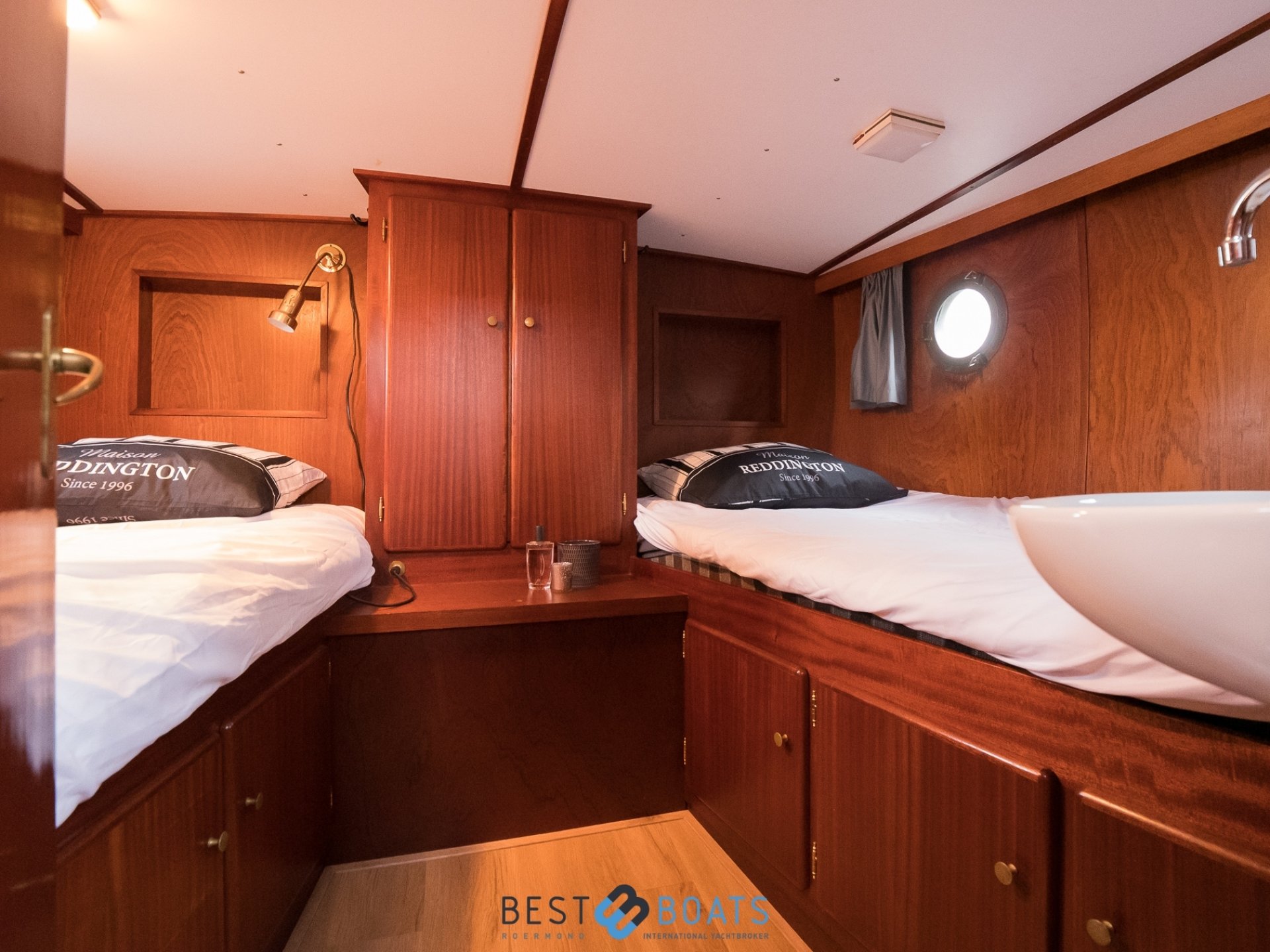 Linssen St. Jozef 1050 Salon AK