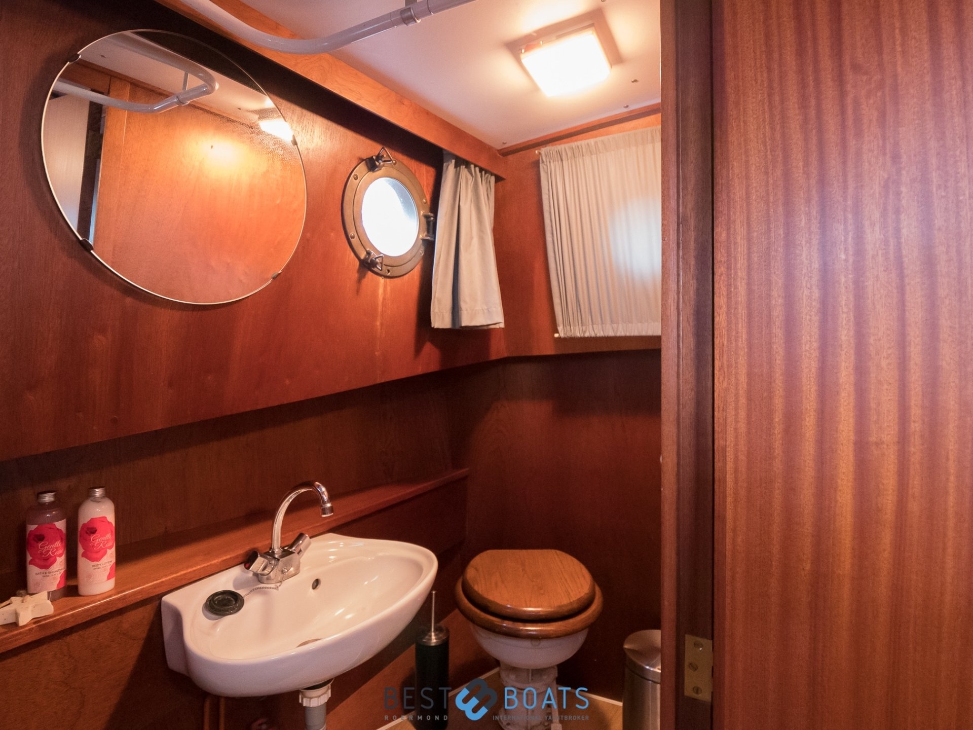 Linssen St. Jozef 1050 Salon AK