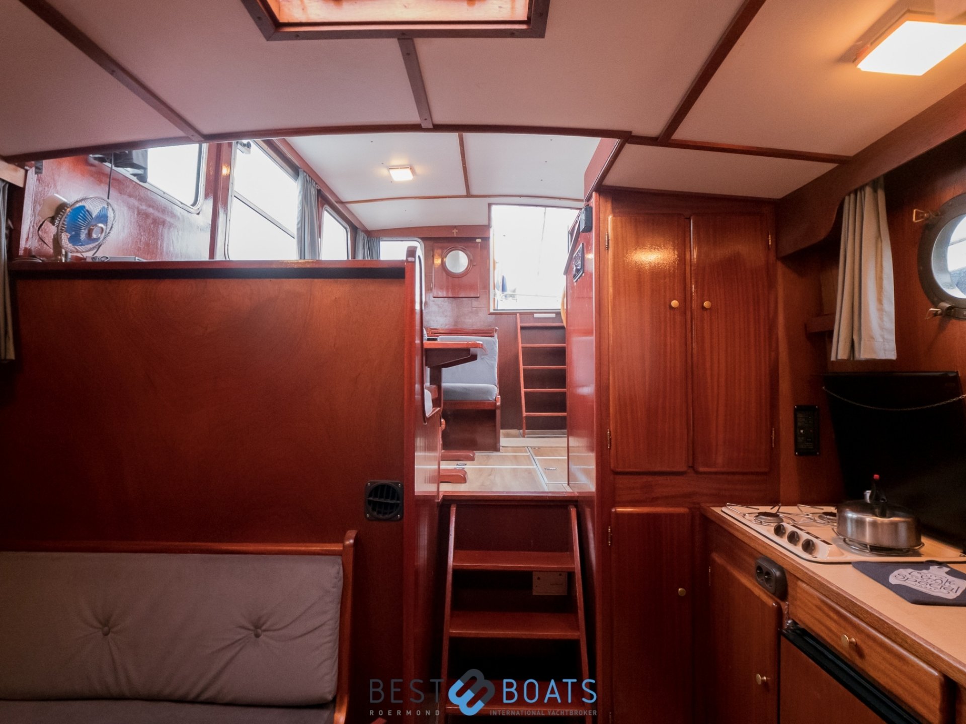 Linssen St. Jozef 1050 Salon AK