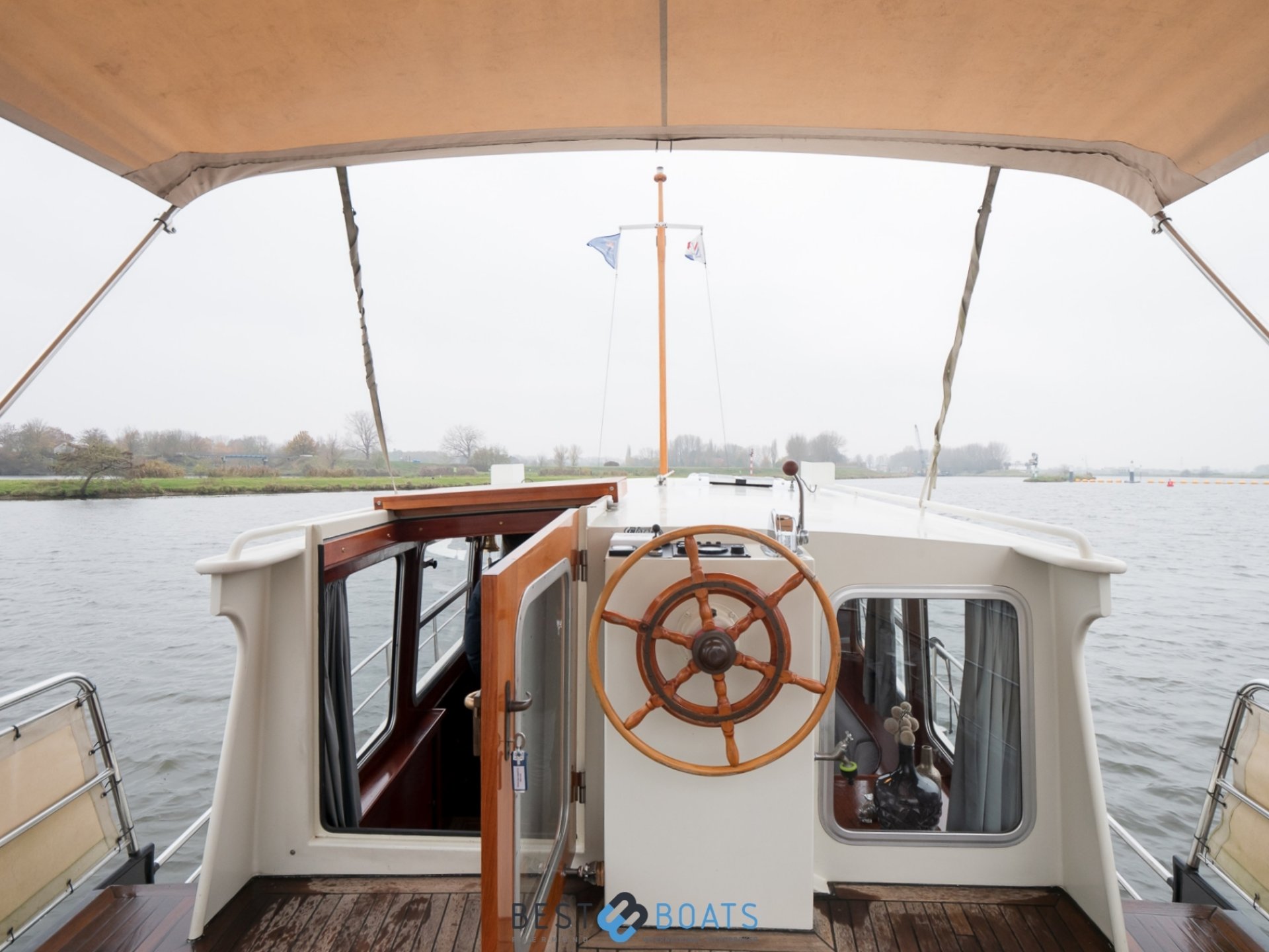 Linssen St. Jozef 1050 Salon AK