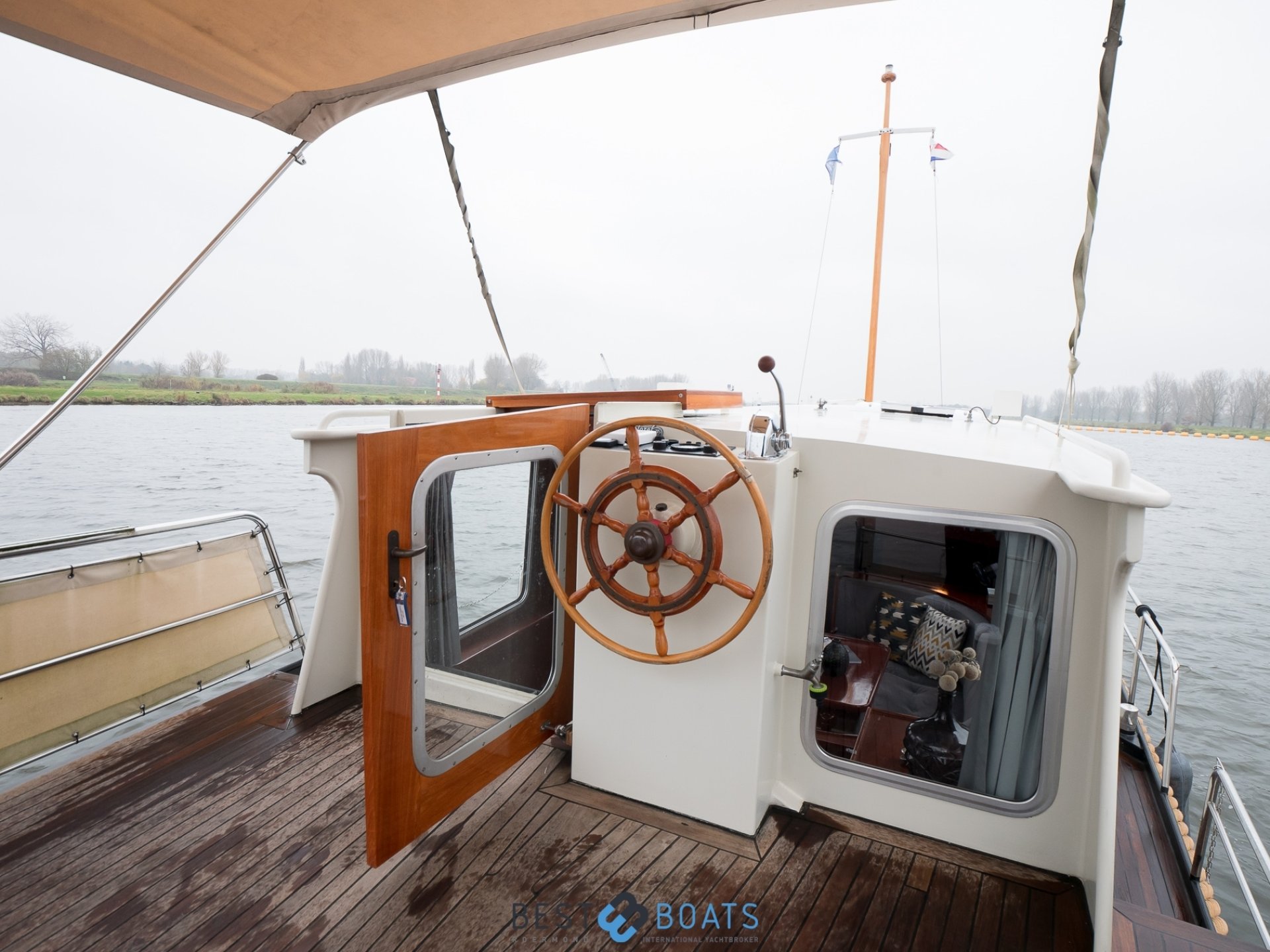 Linssen St. Jozef 1050 Salon AK