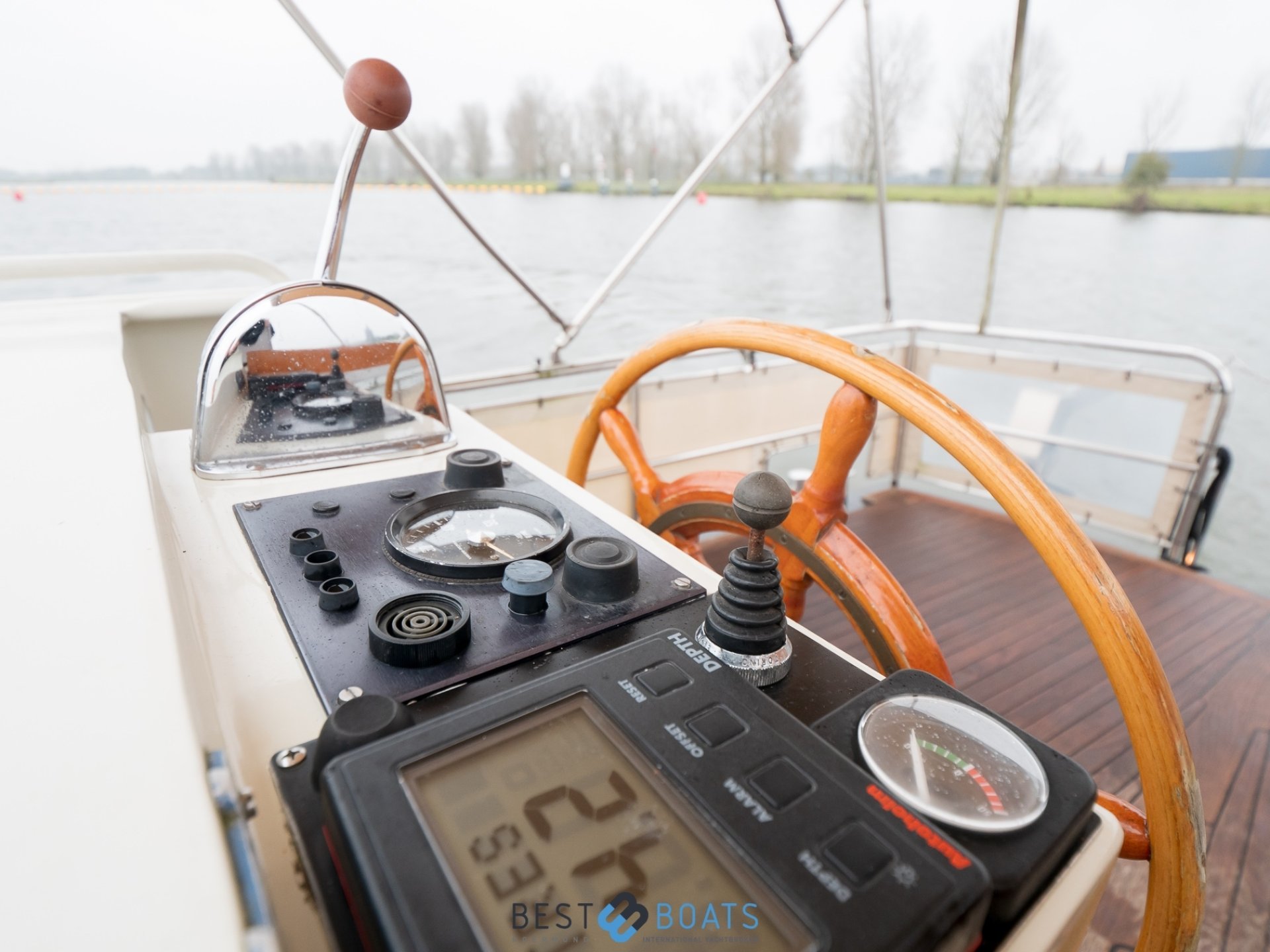 Linssen St. Jozef 1050 Salon AK