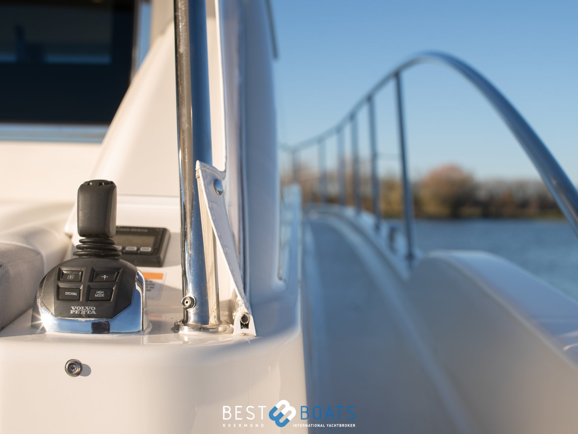 Riviera 4800 Sport Yacht Series II