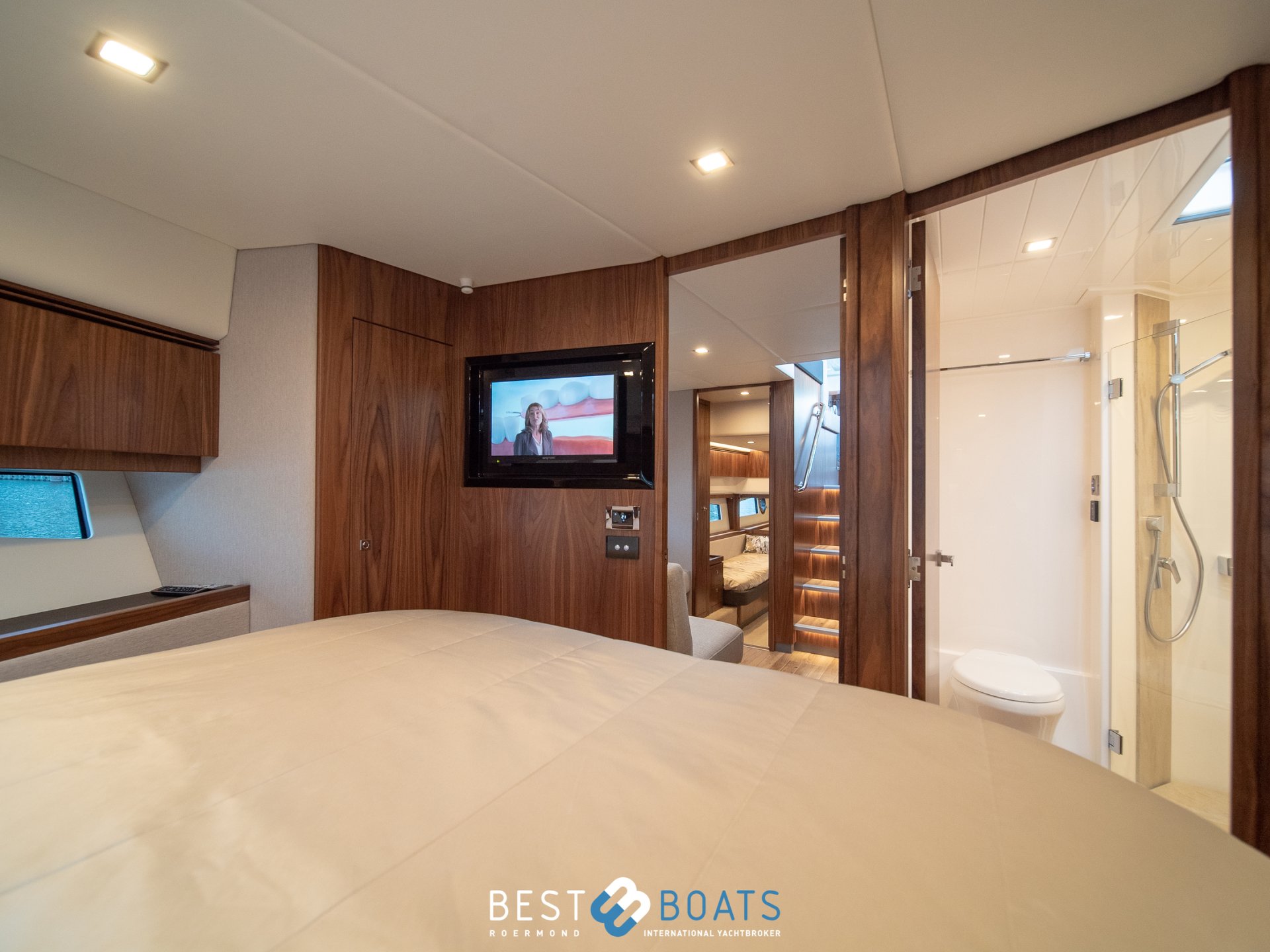Riviera 4800 Sport Yacht Series II