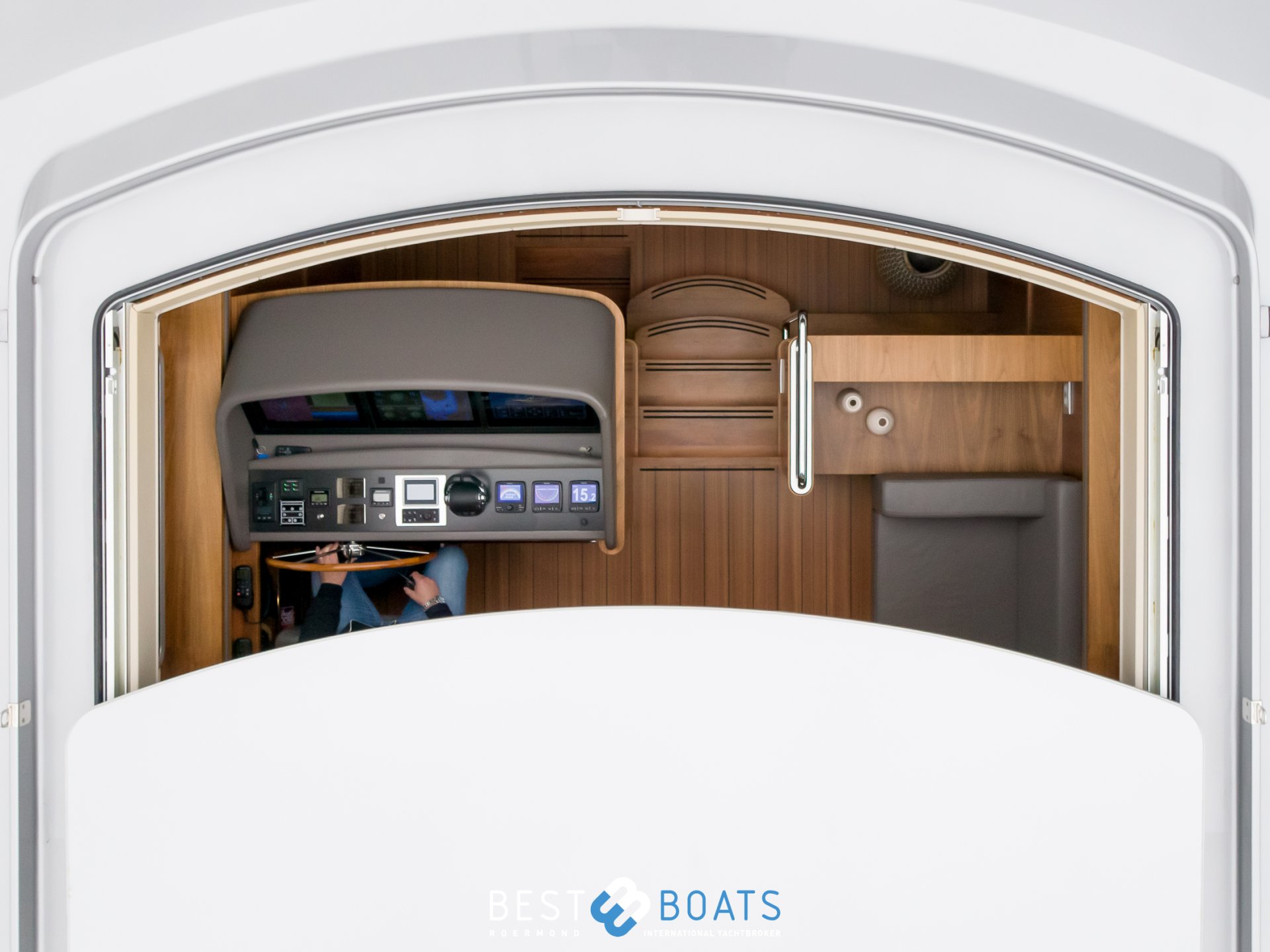 Grand Sturdy 590 AC Wheelhouse - UNDERCOVER - 2021-1415