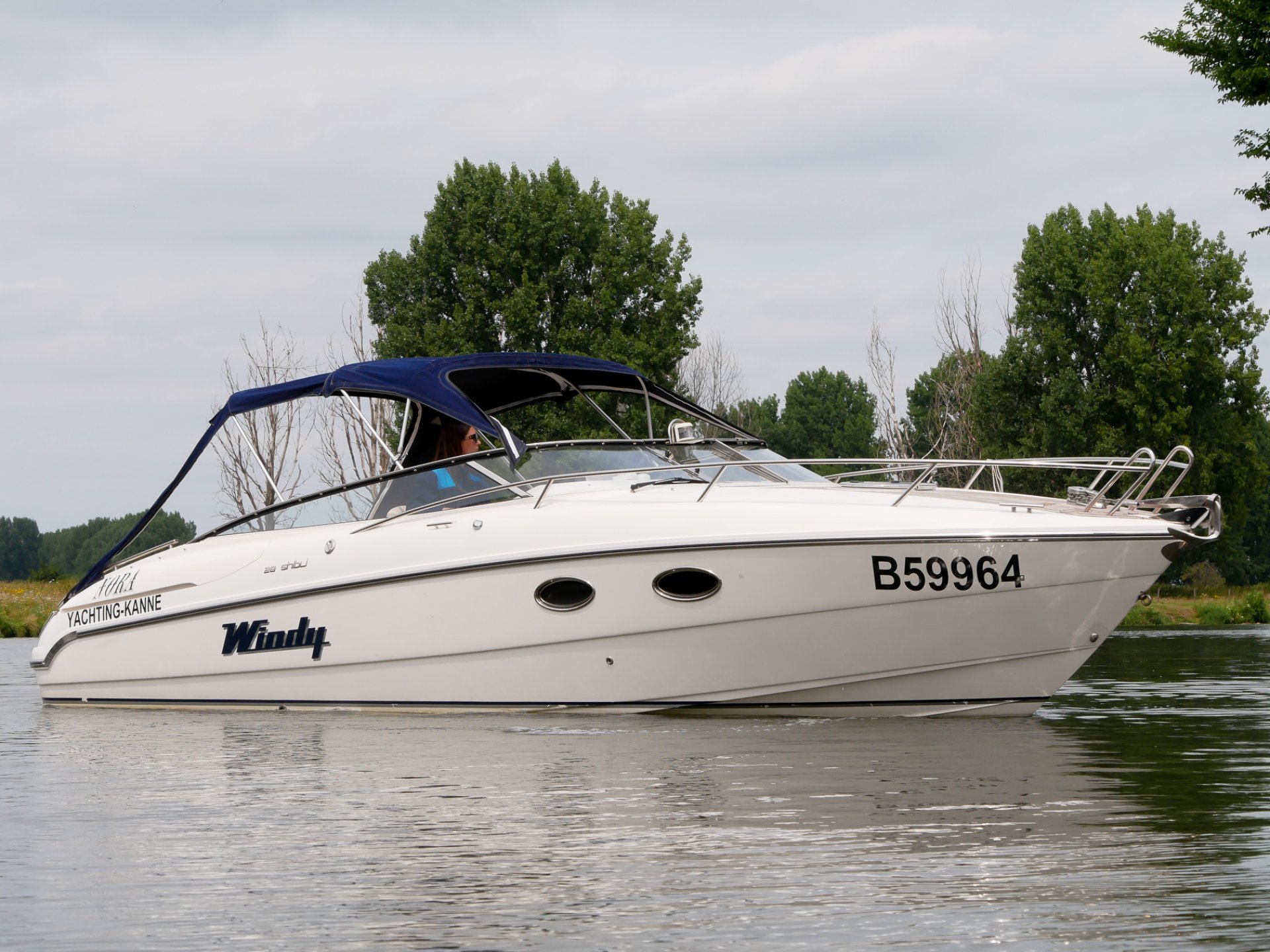 Windy 28 Ghibli