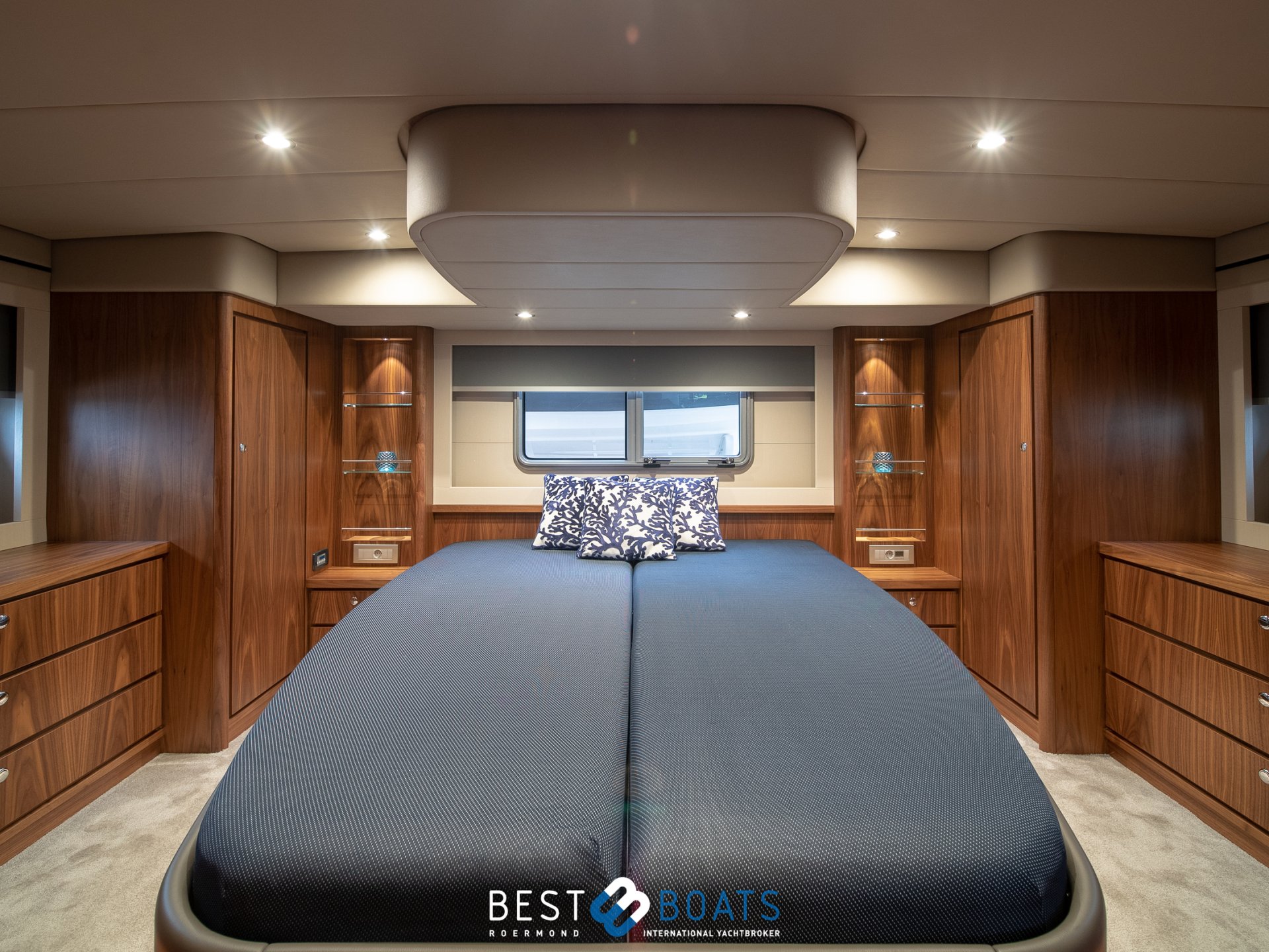Grand Sturdy 590 AC Wheelhouse - UNDERCOVER - 2021-1415