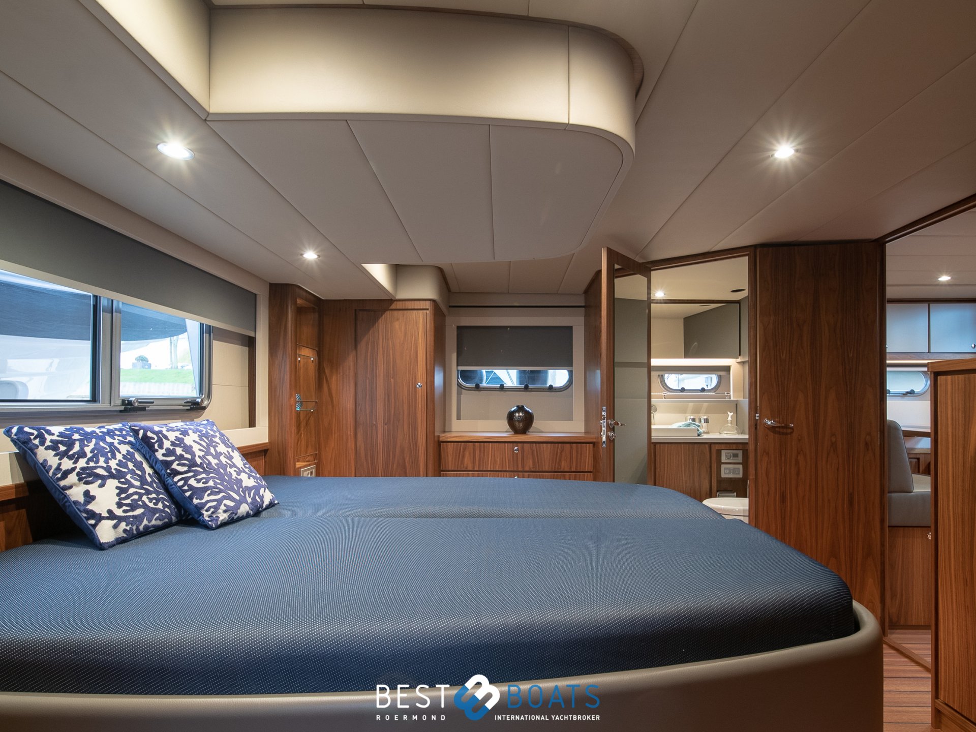Grand Sturdy 590 AC Wheelhouse - UNDERCOVER - 2021-1415