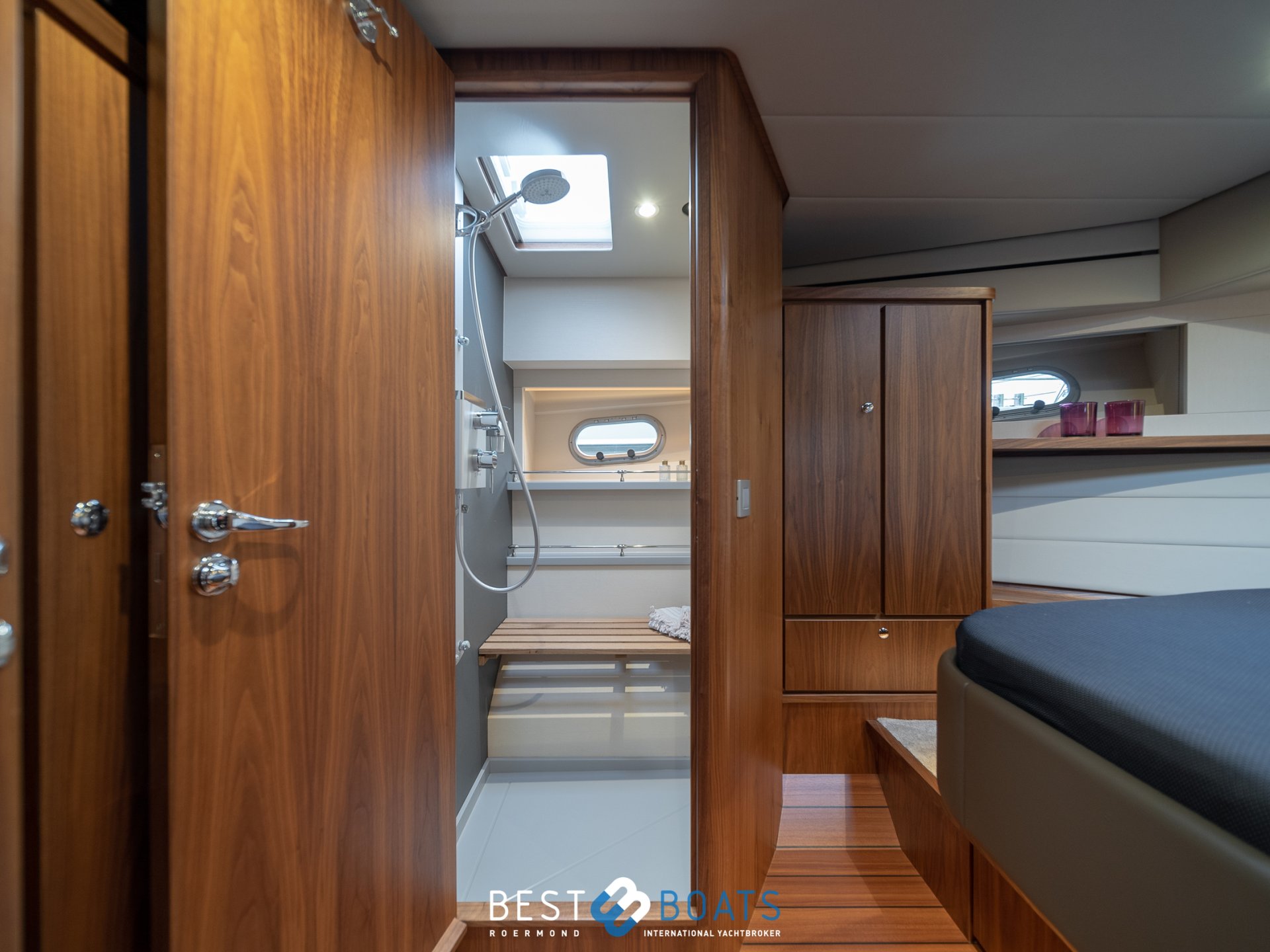 Grand Sturdy 590 AC Wheelhouse - UNDERCOVER - 2021-1415