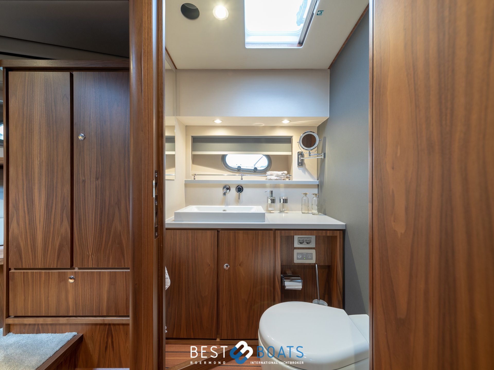 Grand Sturdy 590 AC Wheelhouse - UNDERCOVER - 2021-1415