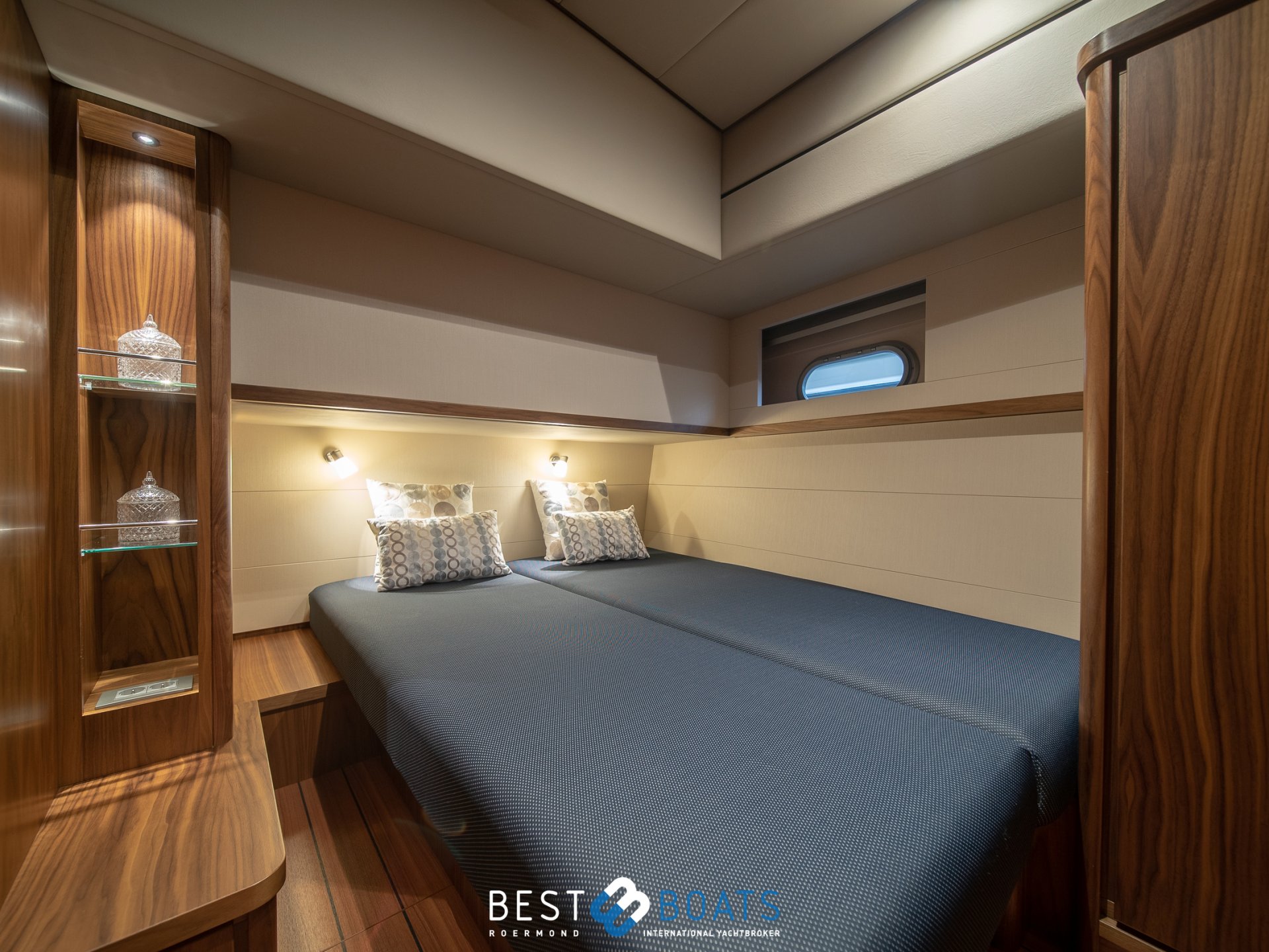 Grand Sturdy 590 AC Wheelhouse - UNDERCOVER - 2021-1415