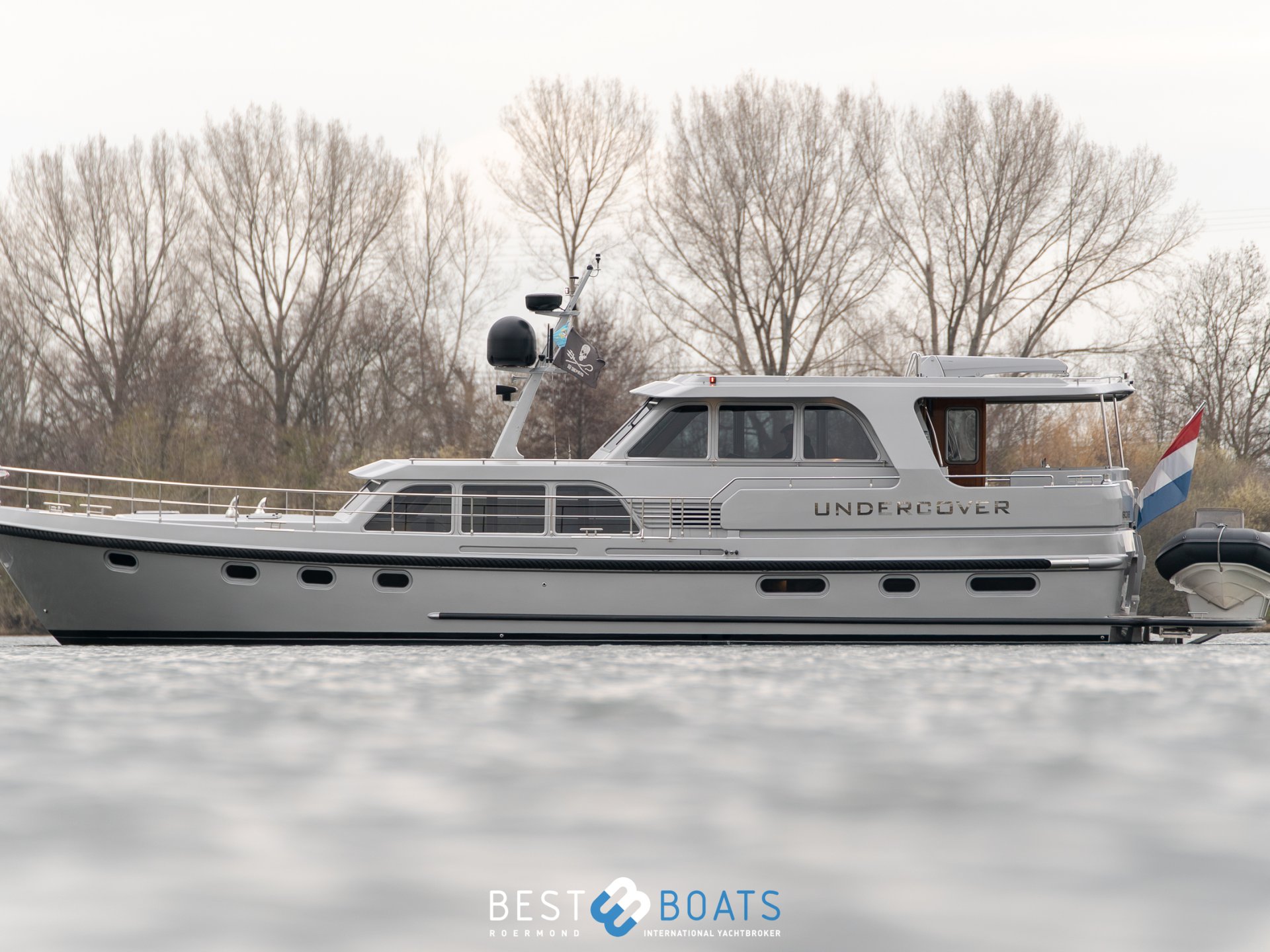 Grand Sturdy 590 AC Wheelhouse - UNDERCOVER - 2021-1415