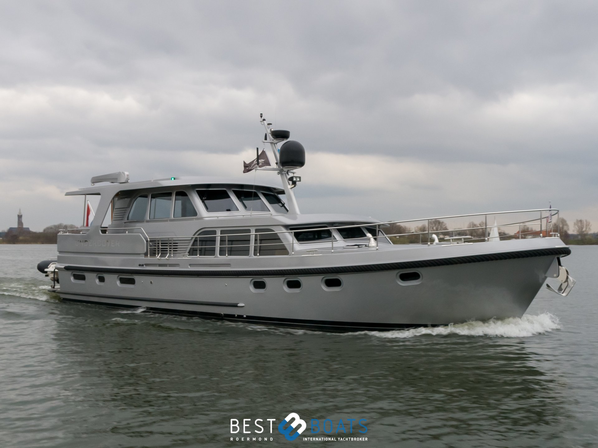 Grand Sturdy 590 AC Wheelhouse - UNDERCOVER - 2021-1415