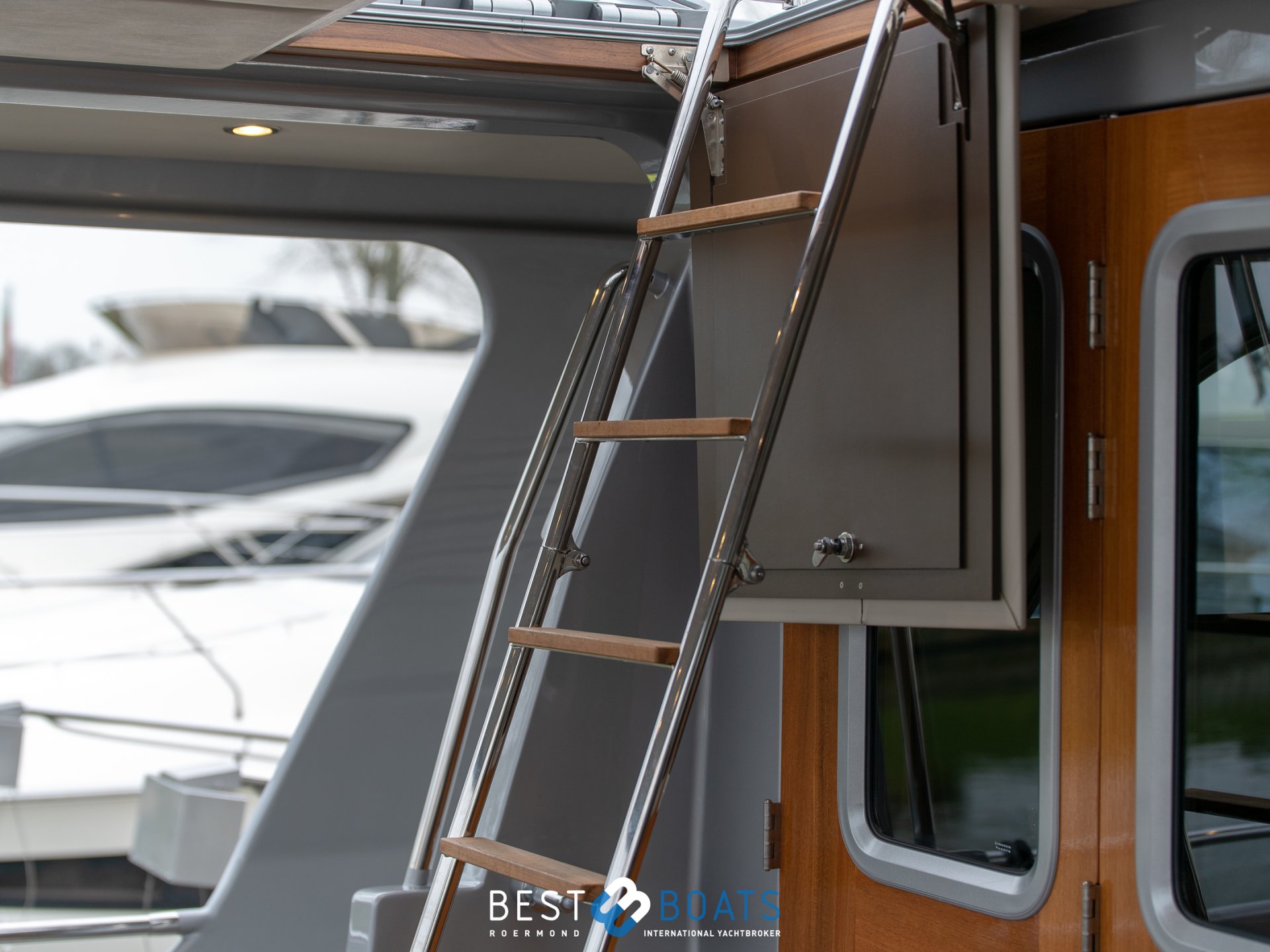 Grand Sturdy 590 AC Wheelhouse - UNDERCOVER - 2021-1415