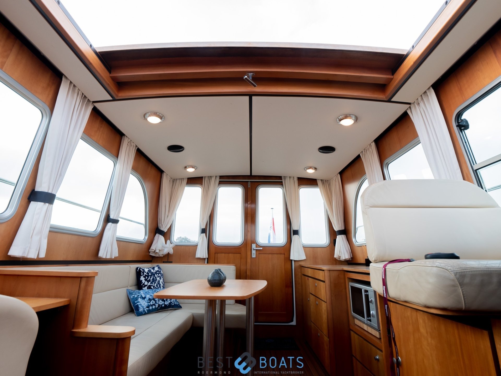Linssen Grand Sturdy 33.9 Sedan