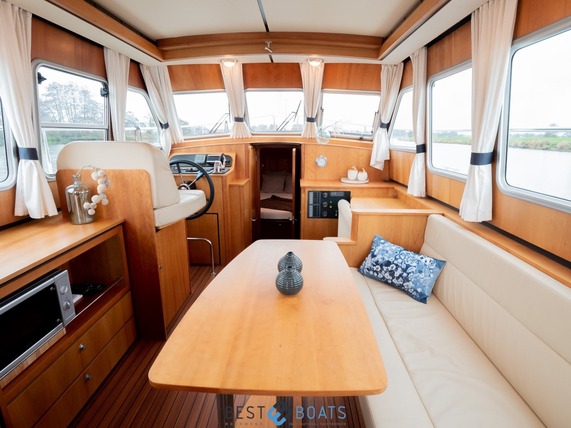 Linssen Grand Sturdy 33.9 Sedan