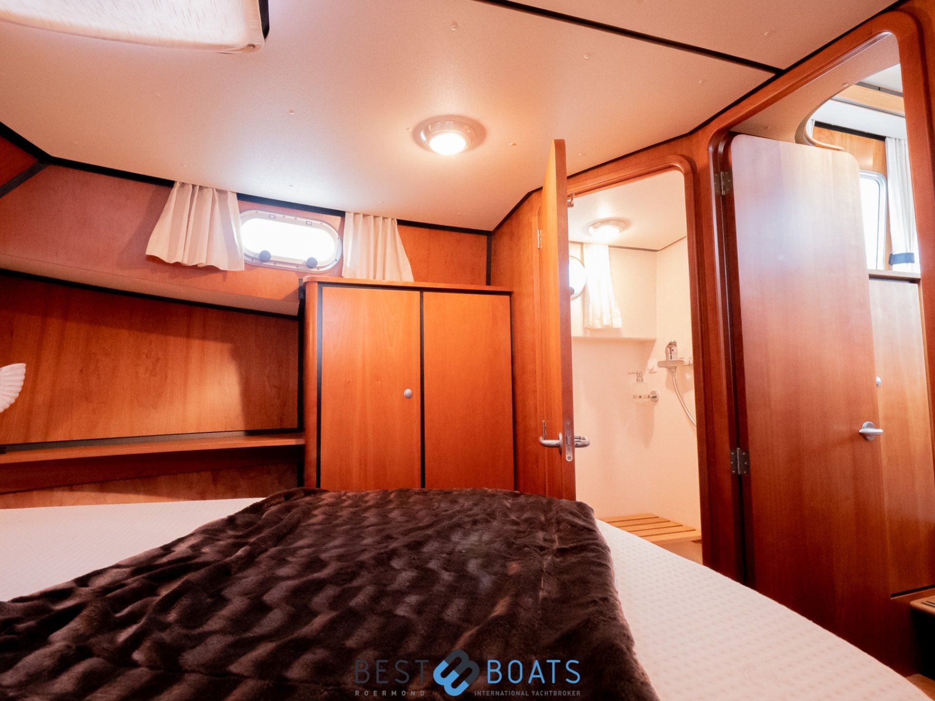 Linssen Grand Sturdy 33.9 Sedan