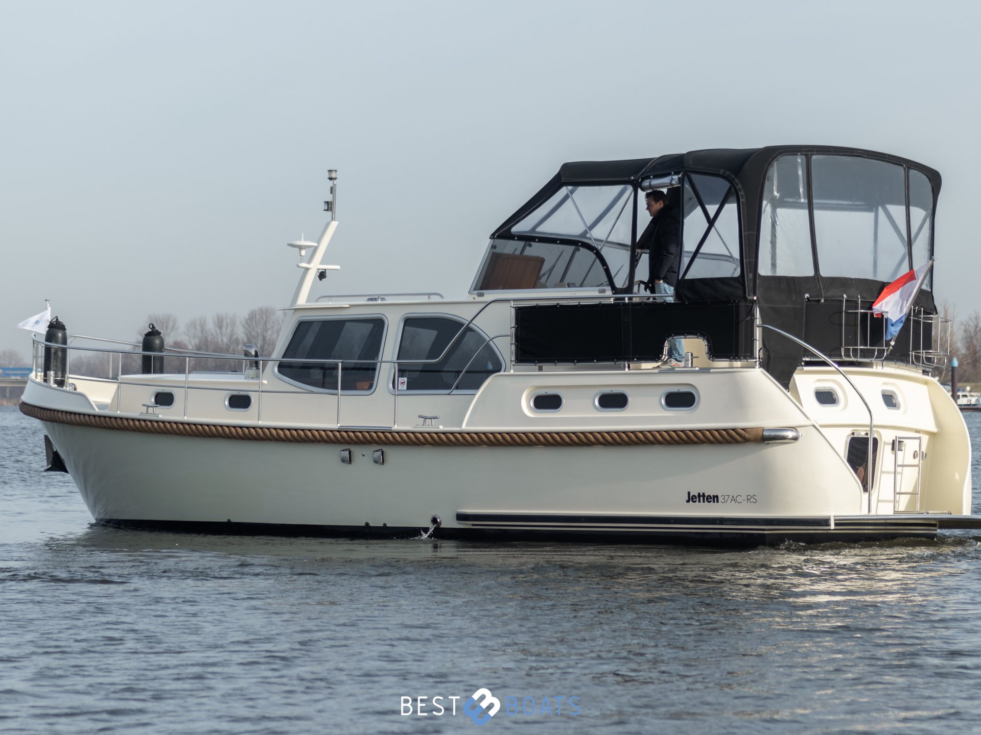 Jetten 37 AC-RS